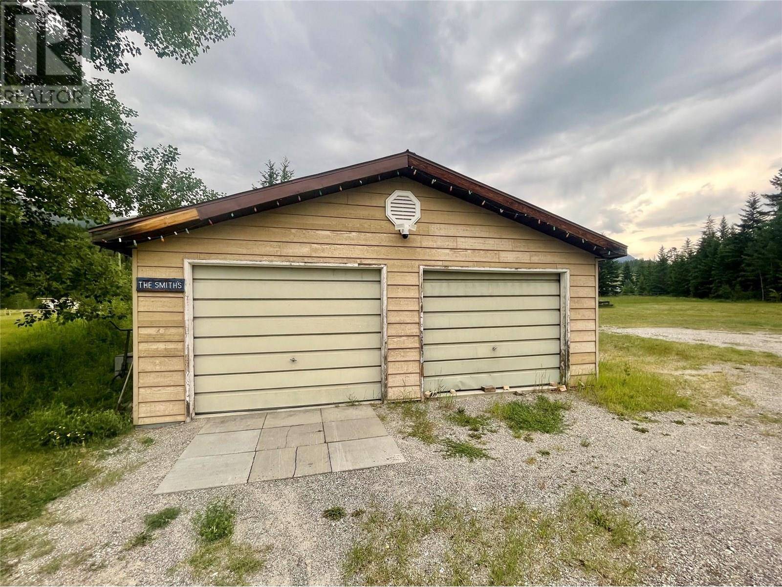 Golden, BC V0A1H2,3049 95 Highway