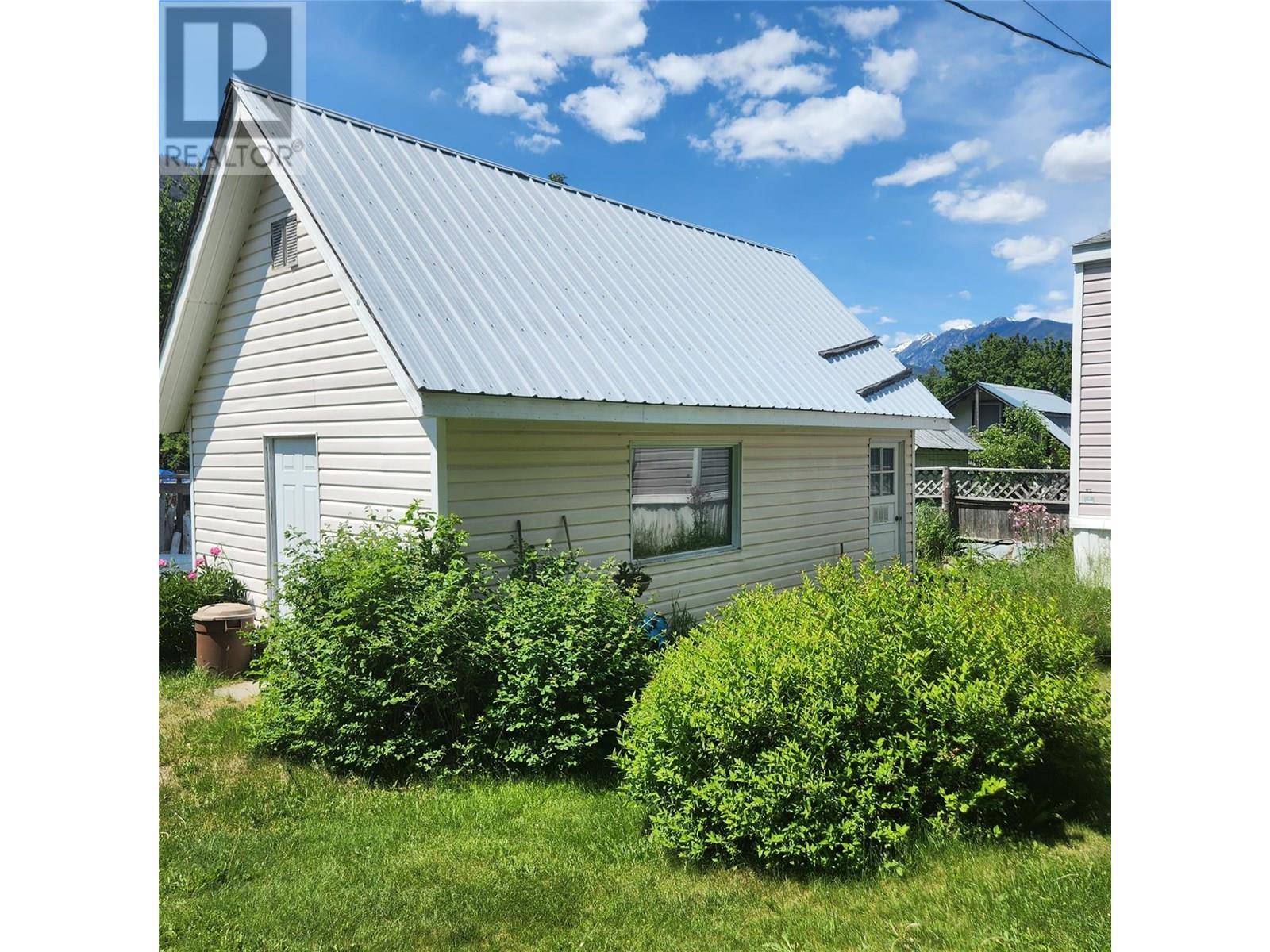 Slocan, BC V0G2C0,612 Fletcher Avenue