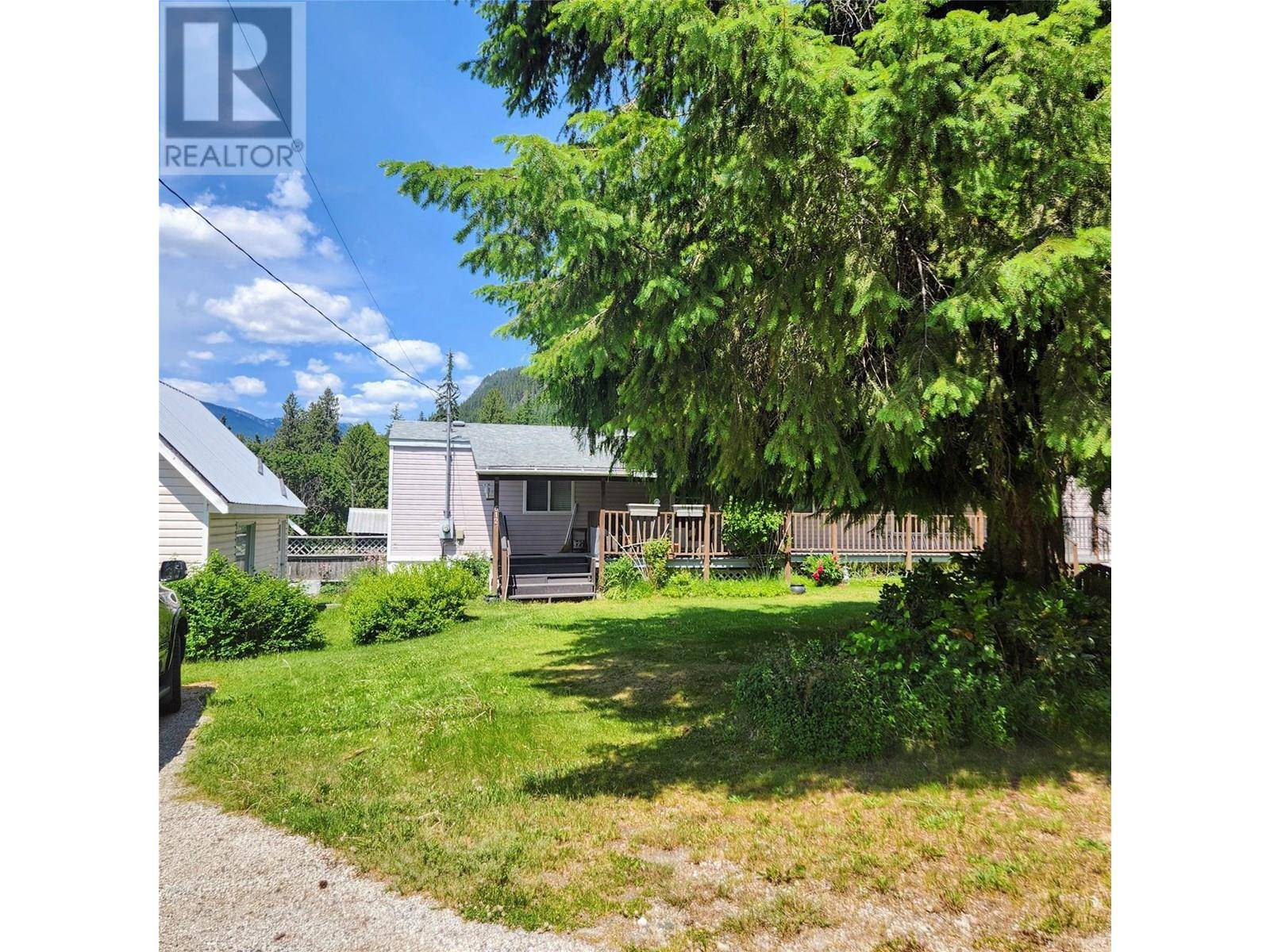 Slocan, BC V0G2C0,612 Fletcher Avenue
