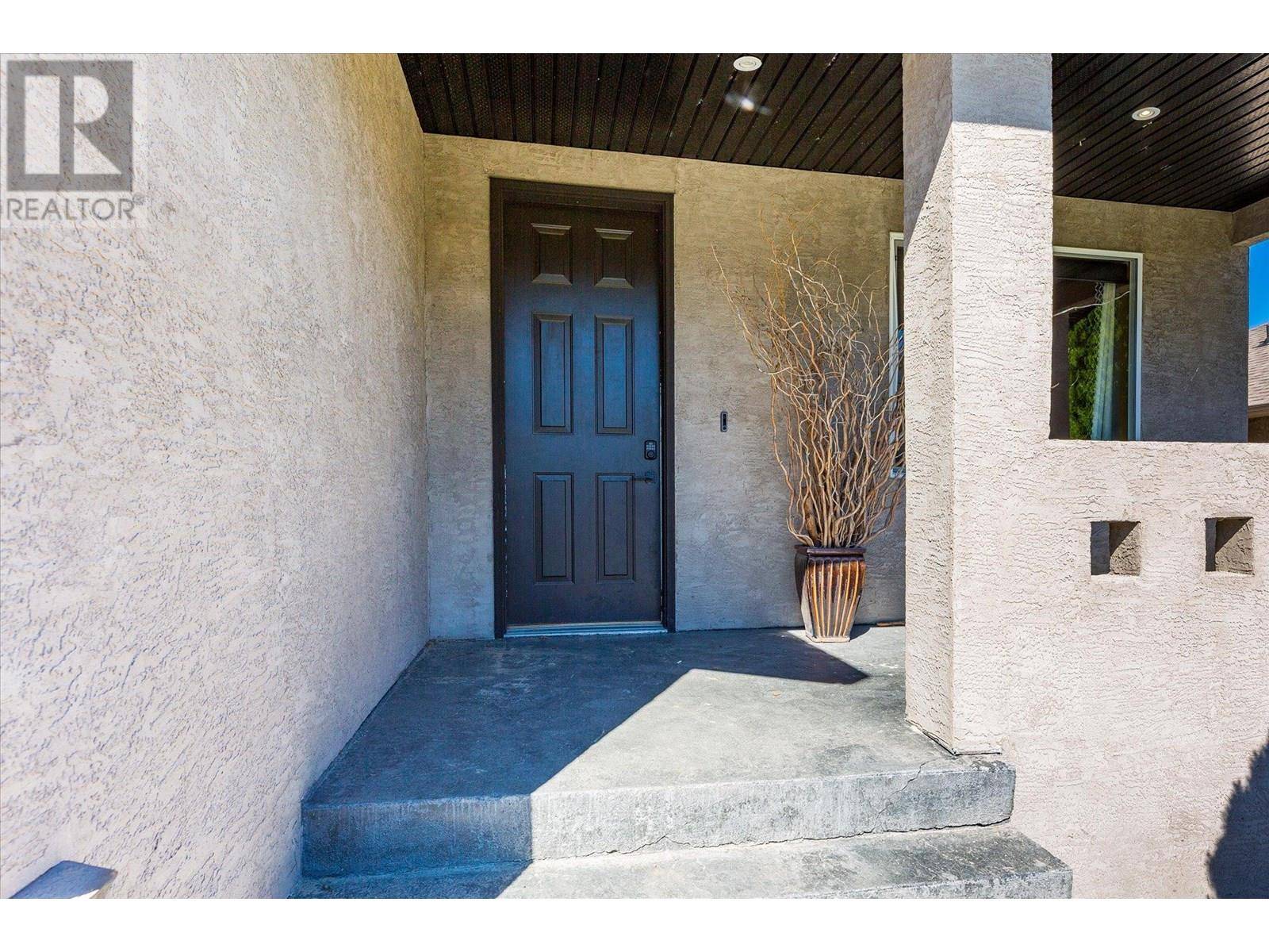 Kelowna, BC V1V2S4,2210 Quail Run Drive