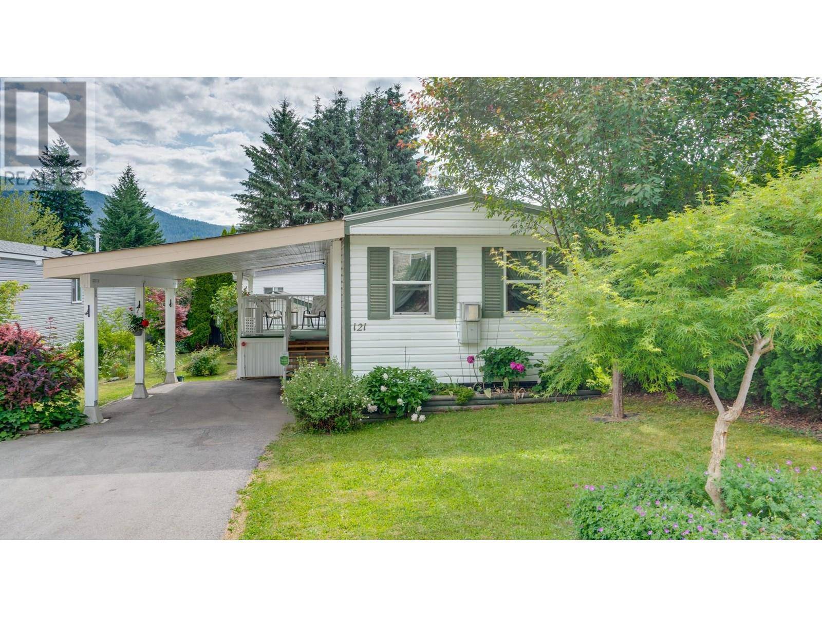 Salmon Arm, BC V1E1J6,3350 10 AVE Northeast #121