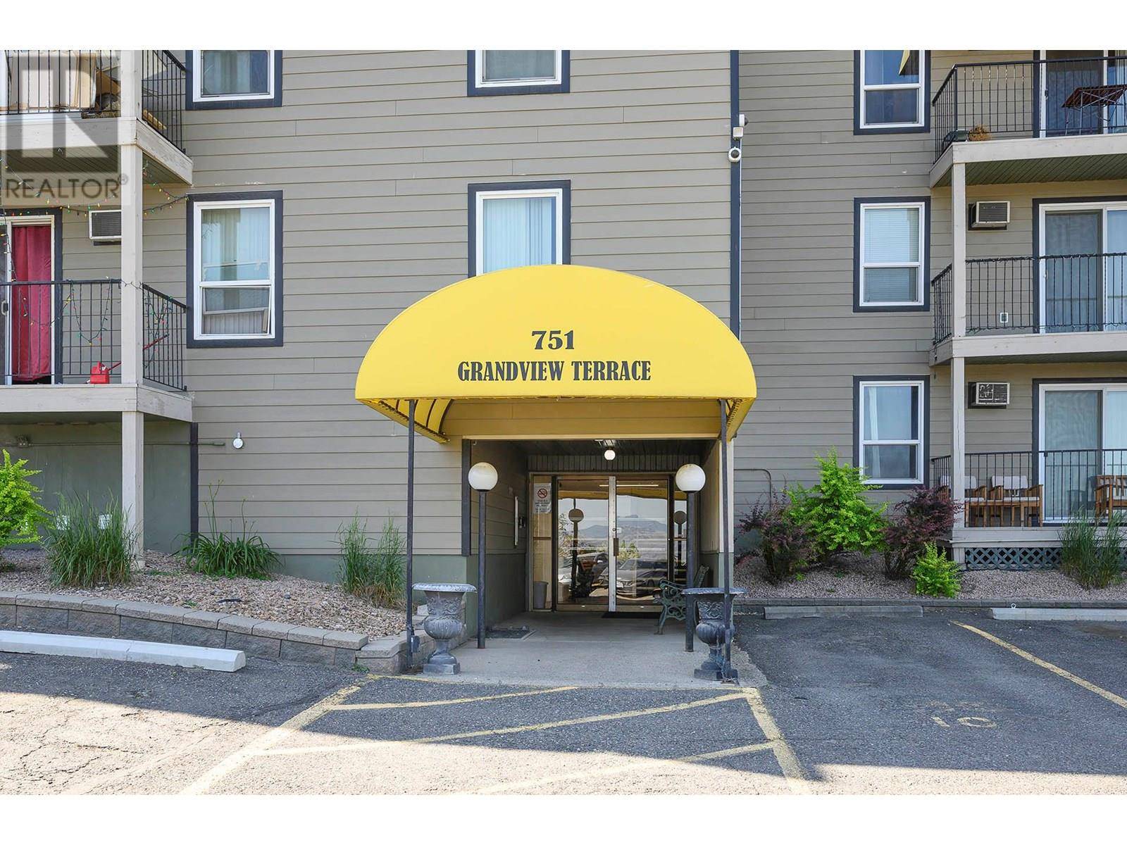 Kamloops, BC V2C6C9,751 GRANDVIEW TER #204