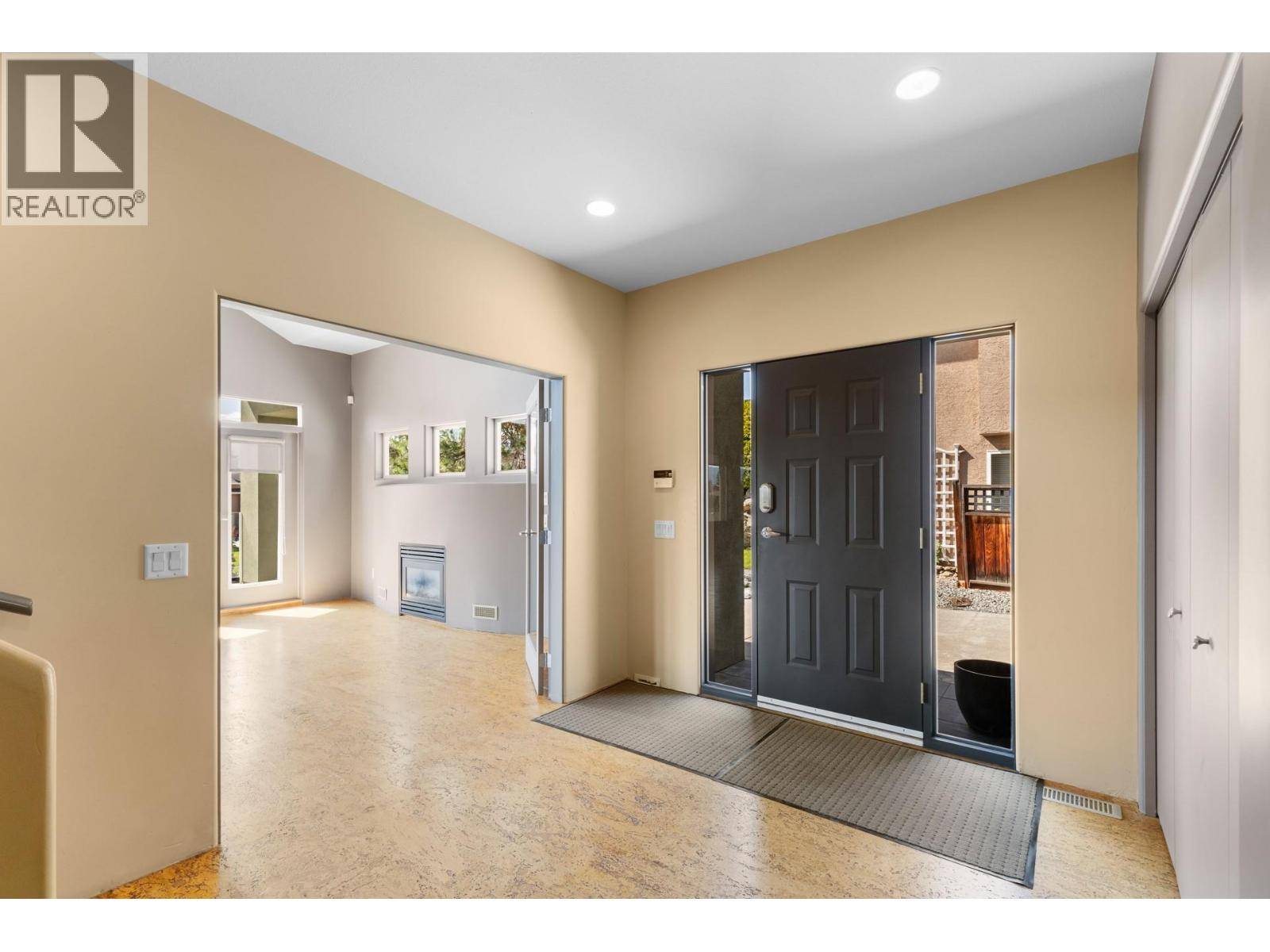 Kelowna, BC V1V1Y2,2111 Lillooet Crescent