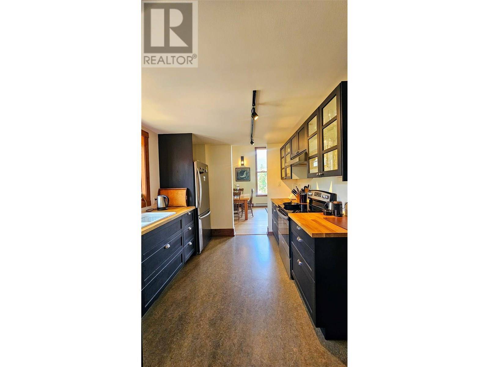 Nelson, BC V1L5K3,521 Richards Street