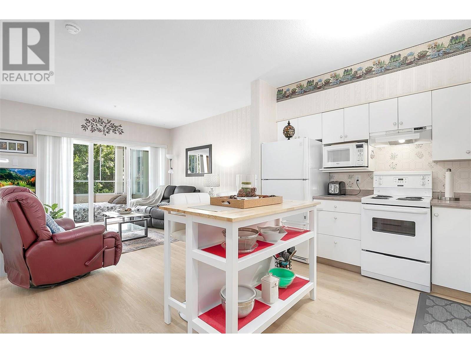 Kelowna, BC V1X7P8,920 Saskatoon RD #111