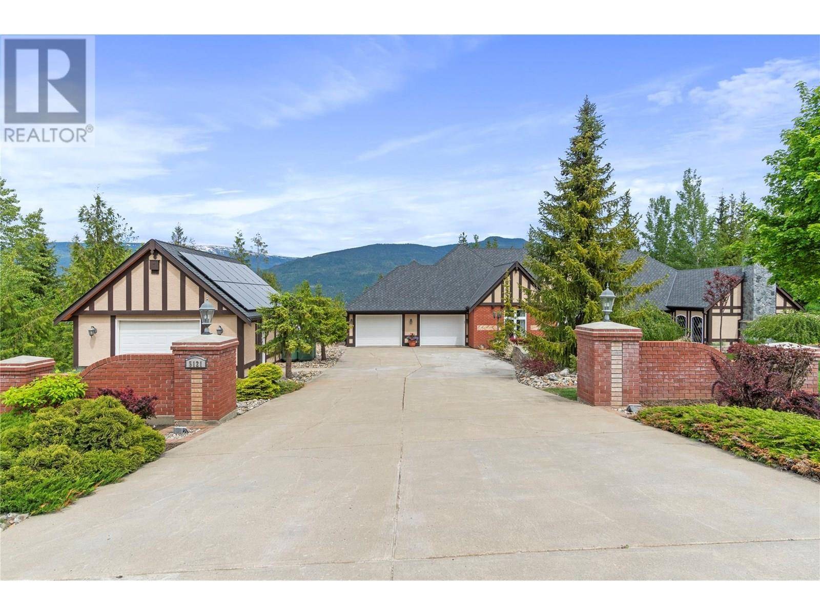 Eagle Bay, BC V0E1T0,5121 IVY Road