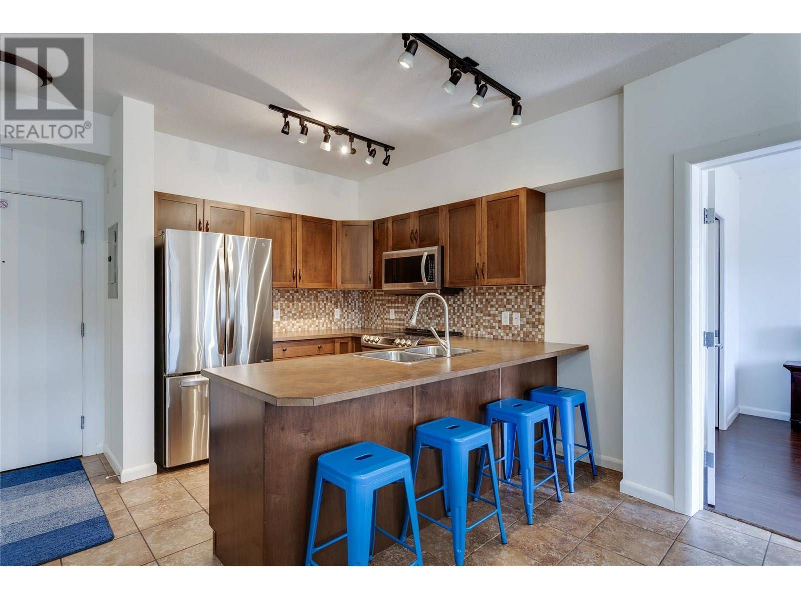 Kelowna, BC V1W3G7,654 Cook RD #611