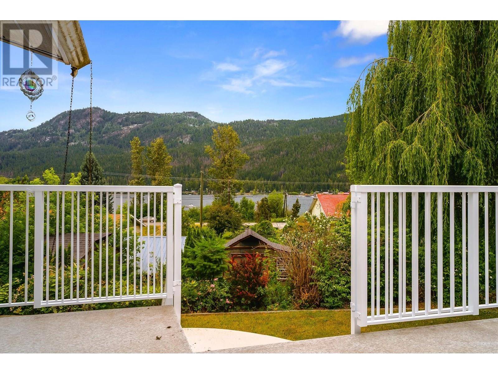 Blind Bay, BC V0E1H1,2662 CENTENNIAL Drive