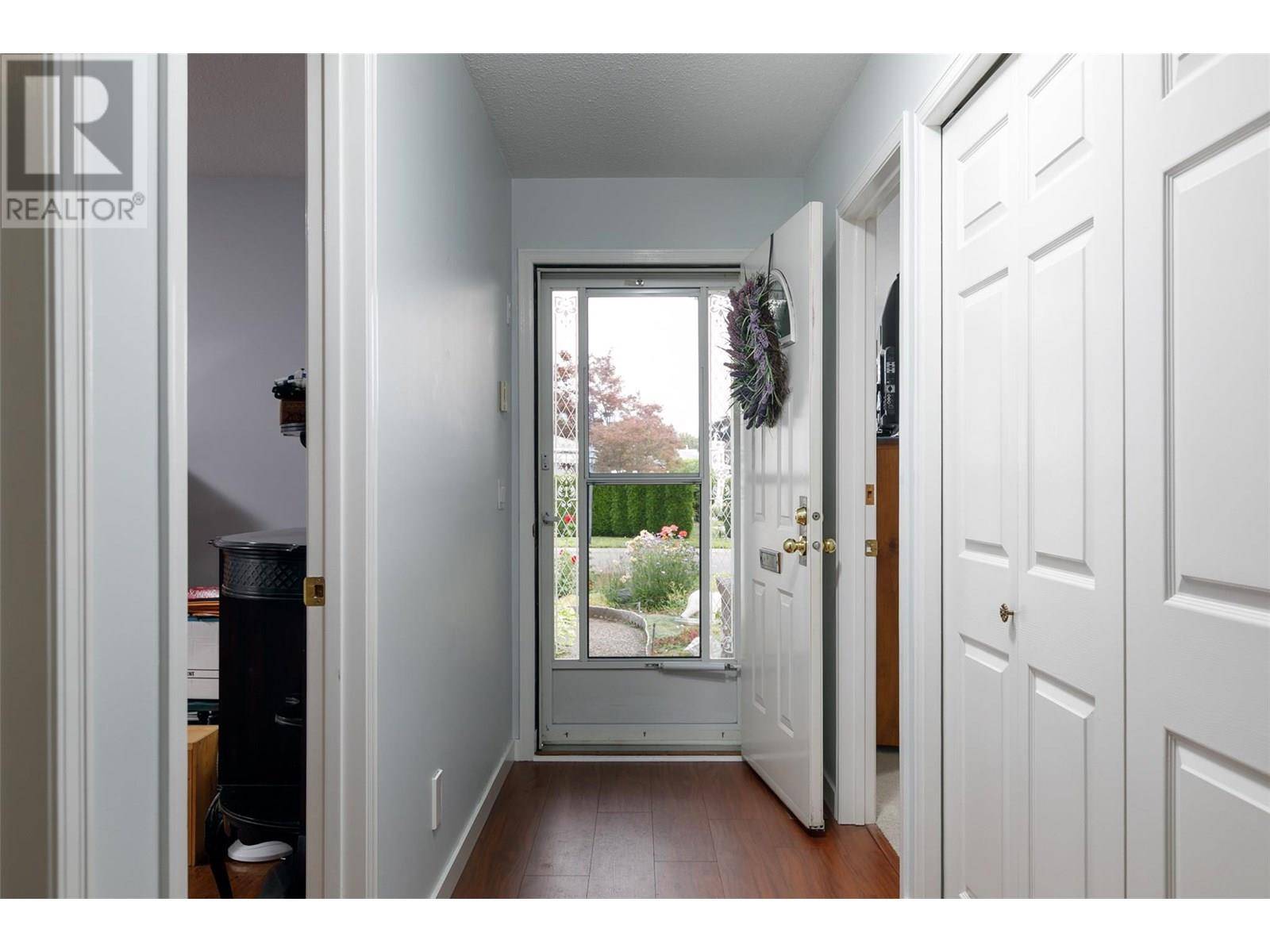 Kelowna, BC V1Y8W1,1101 Cameron AVE #60