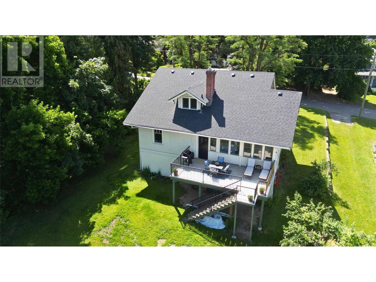 Salmon Arm, BC V1E1H2,671 2 Avenue NE