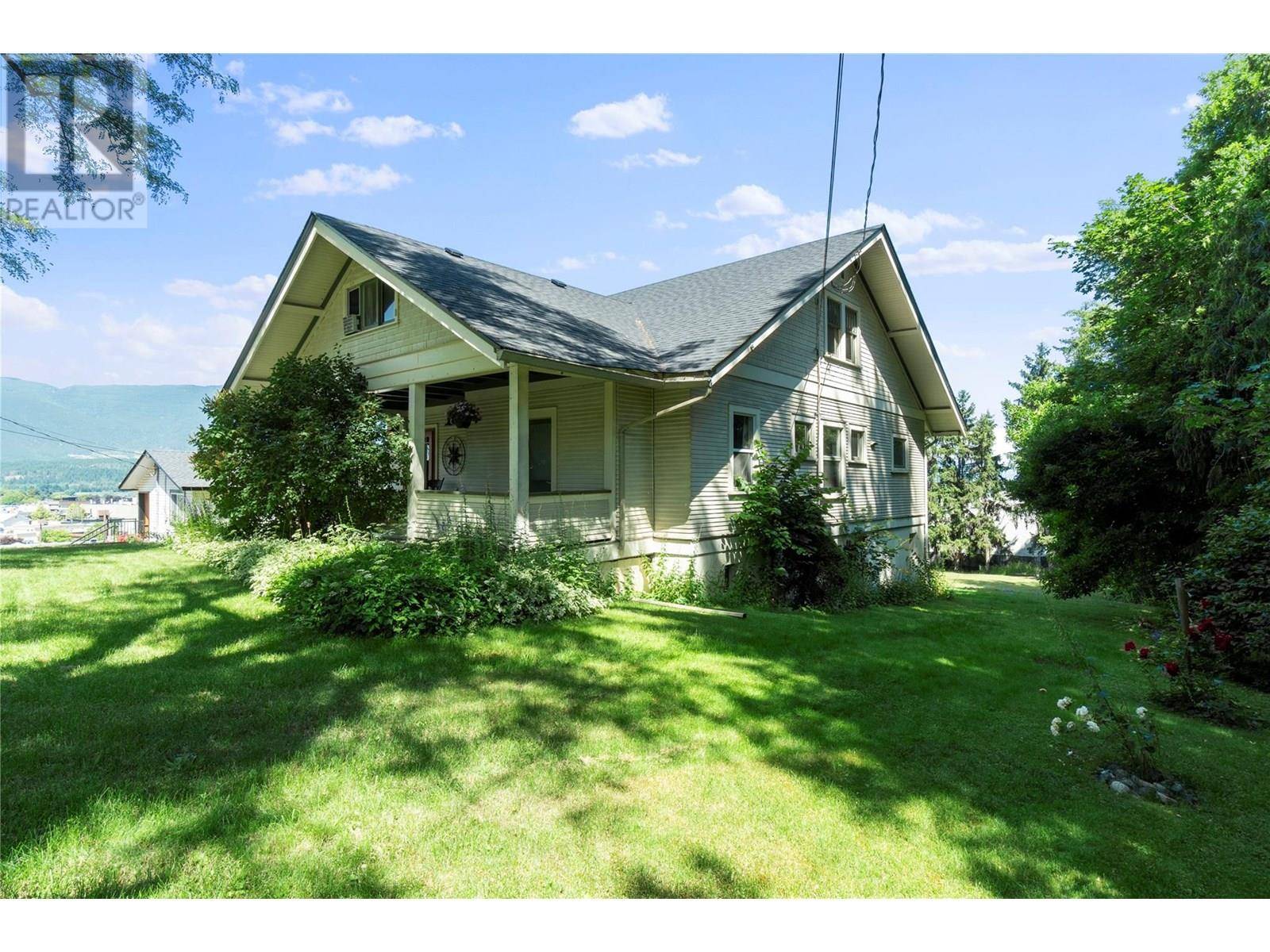 Salmon Arm, BC V1E1H2,671 2 Avenue NE