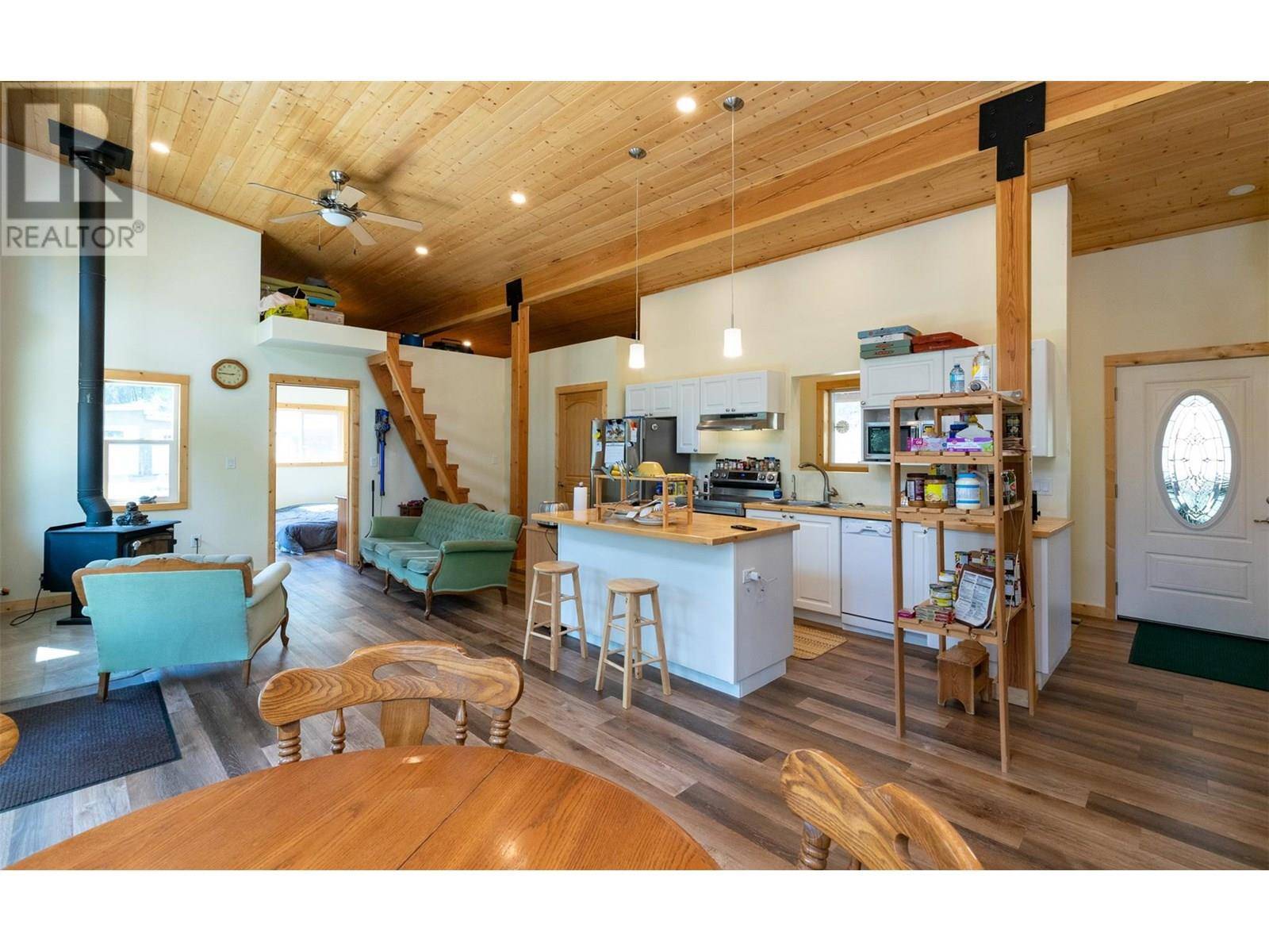 Tappen, BC V0E2X0,1771 Skimikin Road