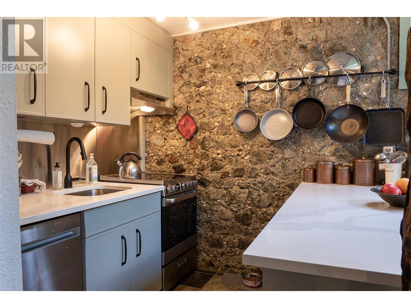 Oliver, BC V0H1T8,130 Cougar RD #6