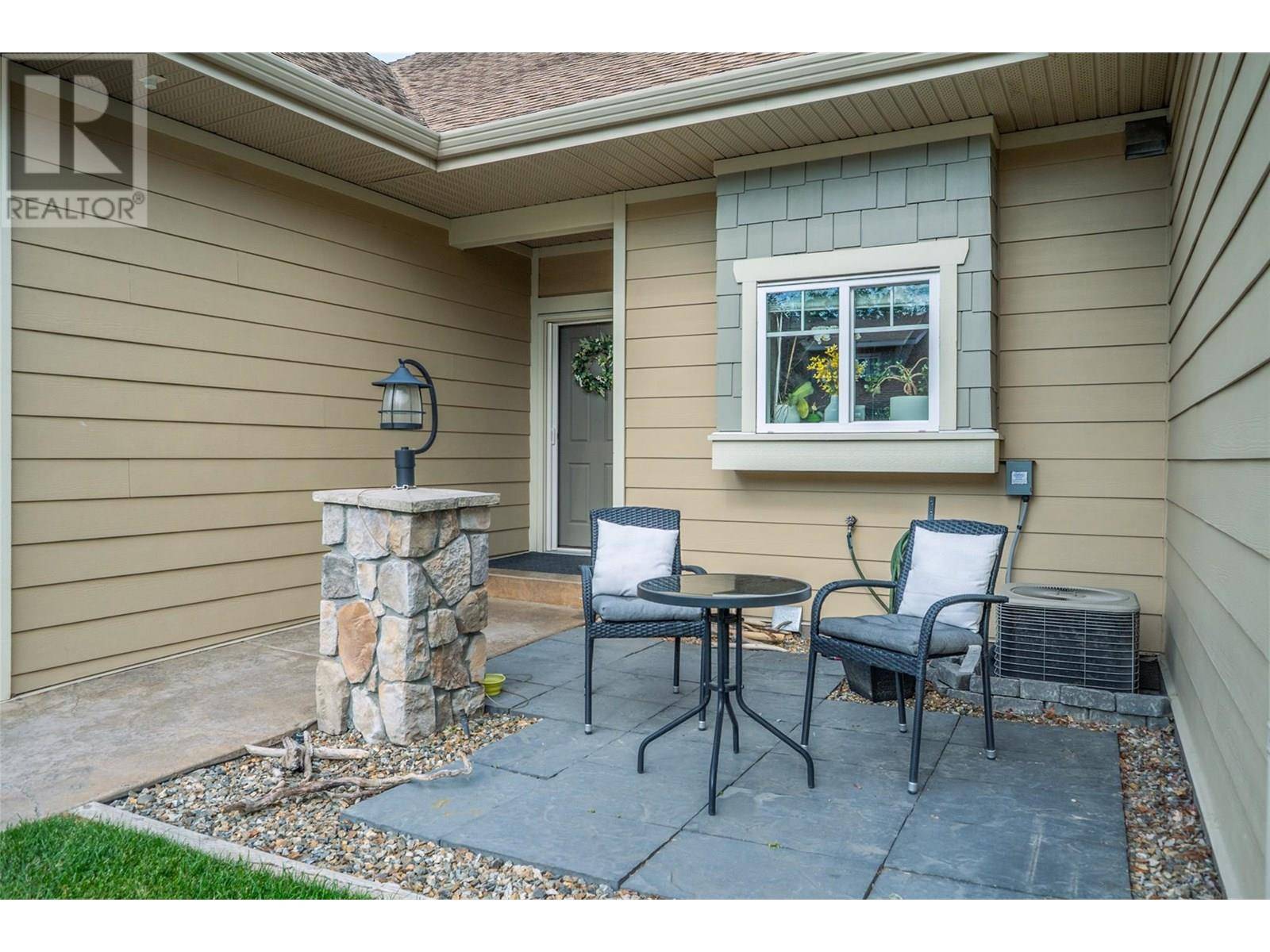 Kelowna, BC V1W5B8,690 Lequime RD #106