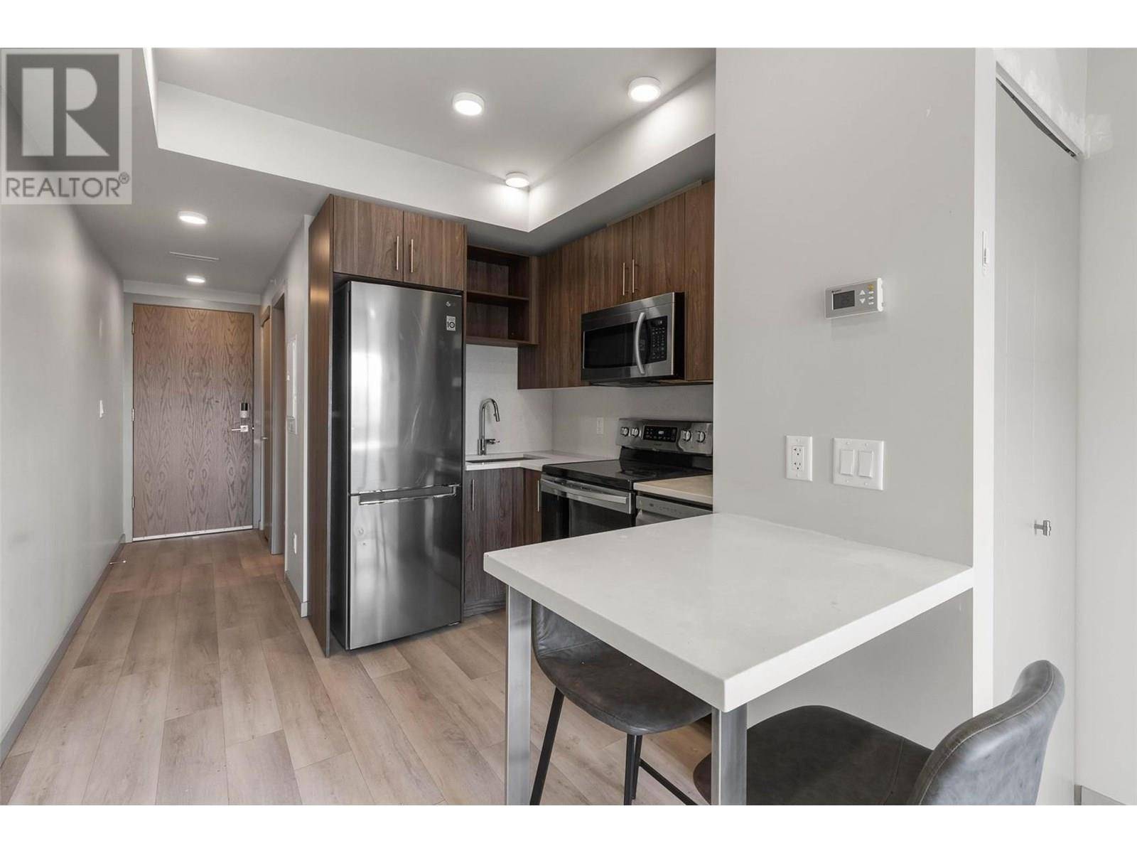 Kelowna, BC V1X0A8,345 Dougall RD North #224