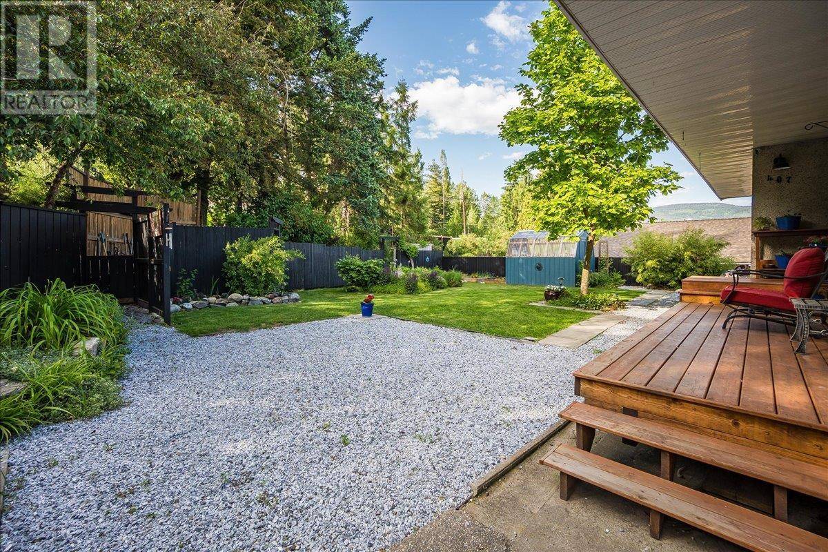 Warfield, BC V1R2M9,407 Willow Drive