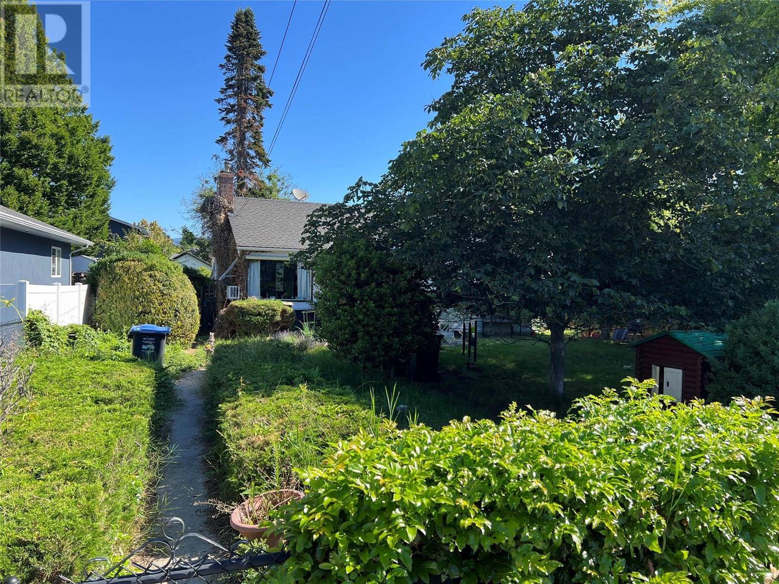 Penticton, BC V2A2J7,383 Scott Avenue
