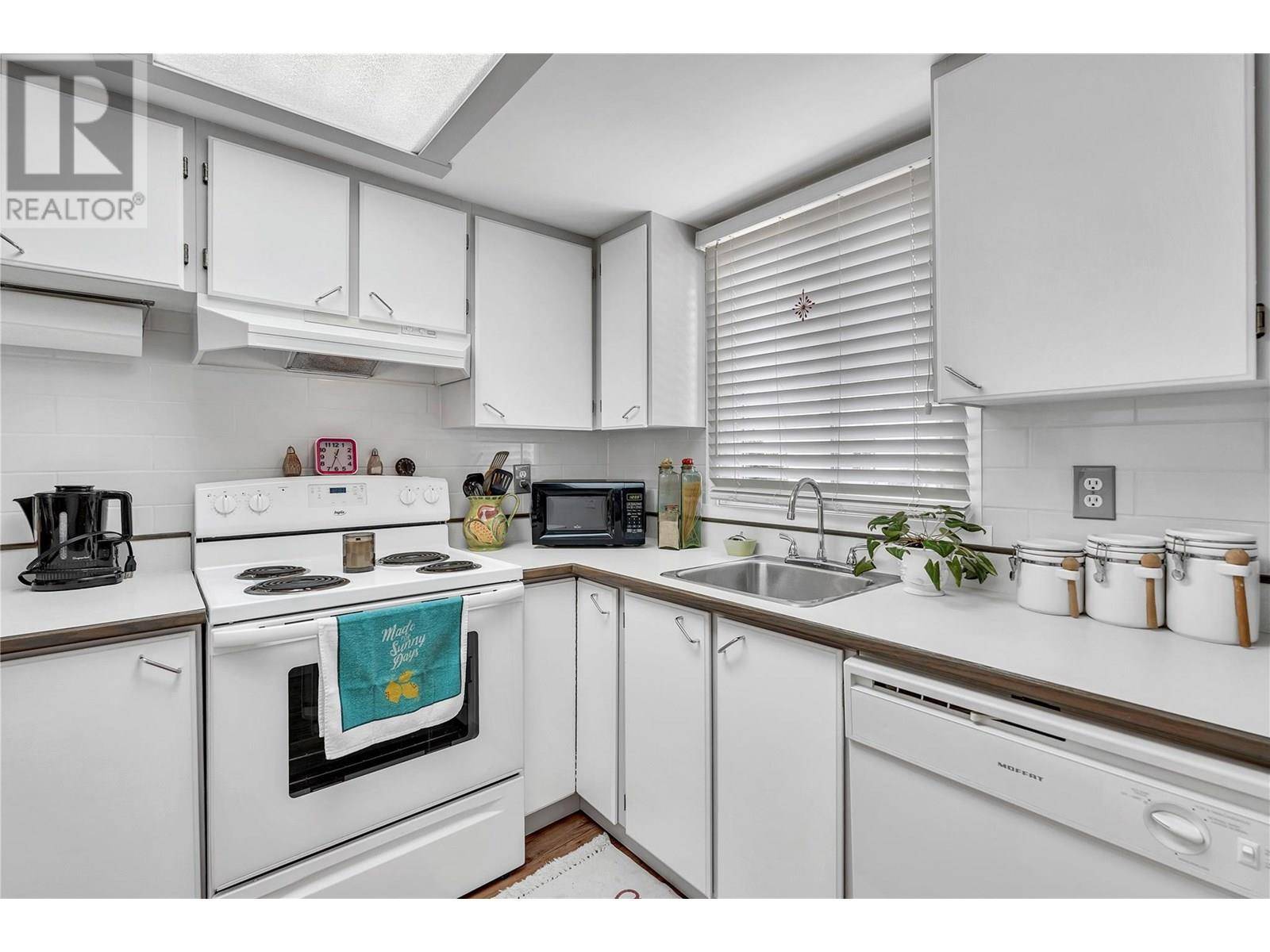 Penticton, BC V2A7P4,80 Green AVE East #22
