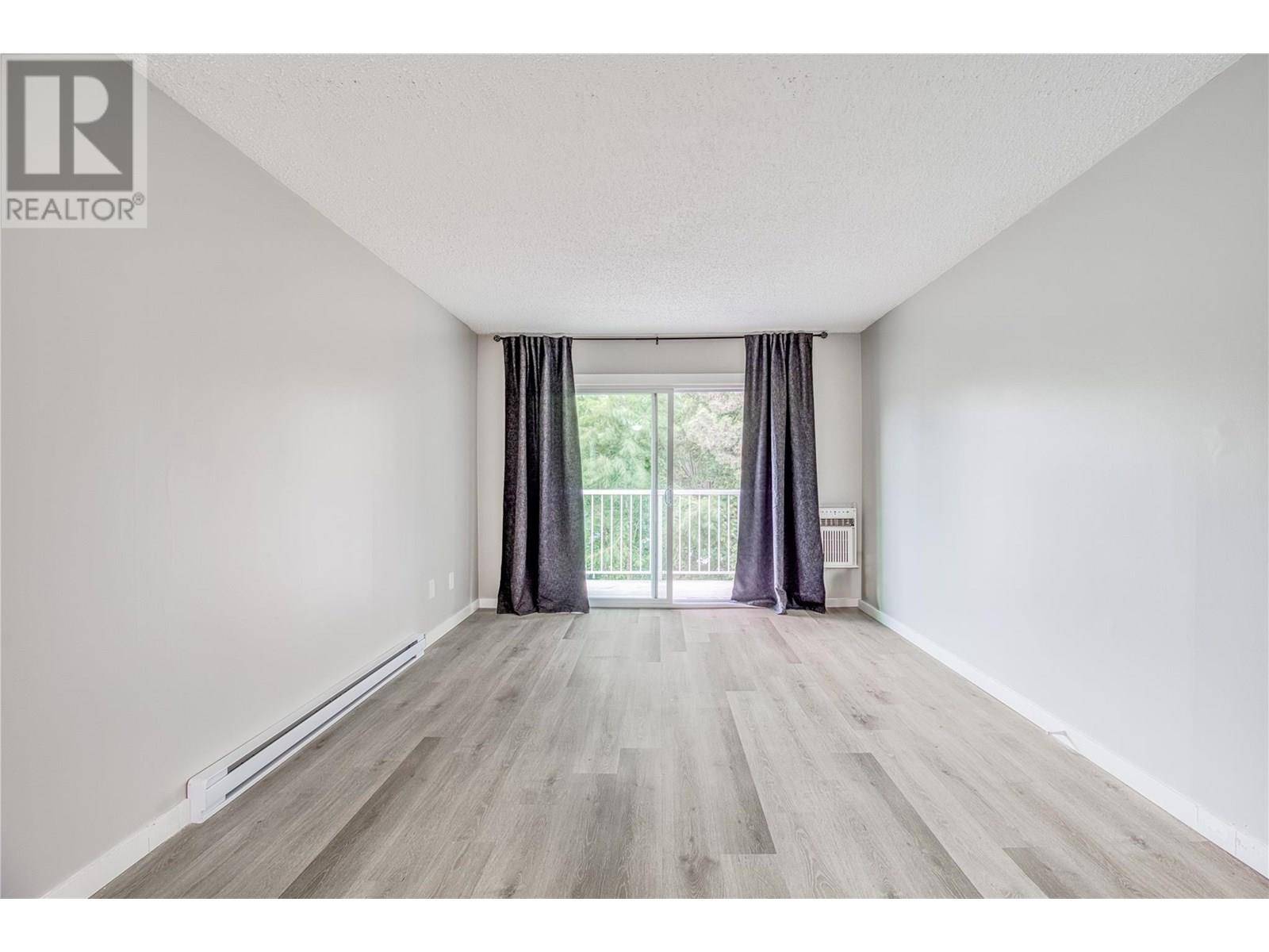 Kelowna, BC V1X5X8,395 Franklyn RD #305
