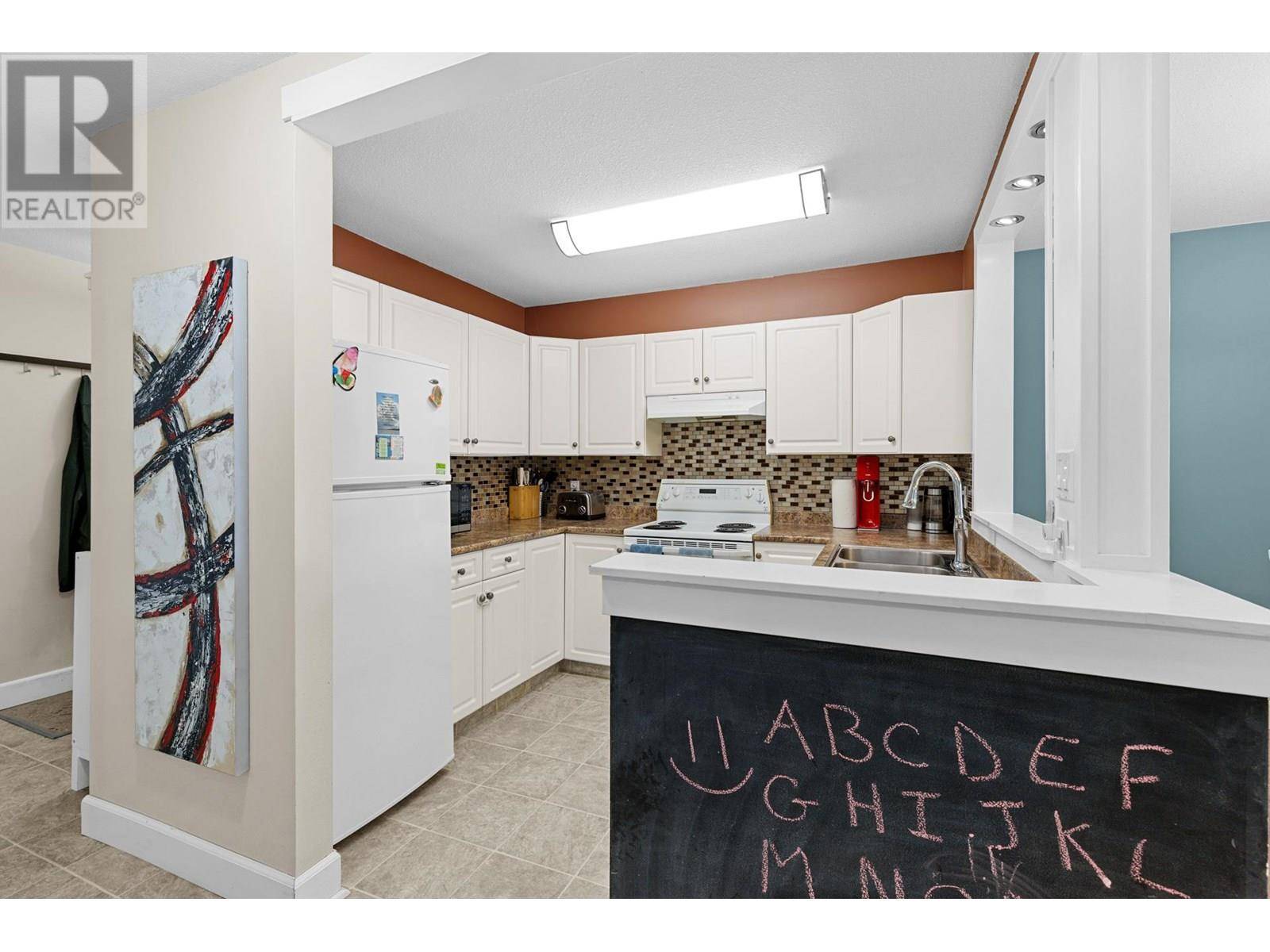 Kelowna, BC V1Y1Y3,400 Sutton CRES #209