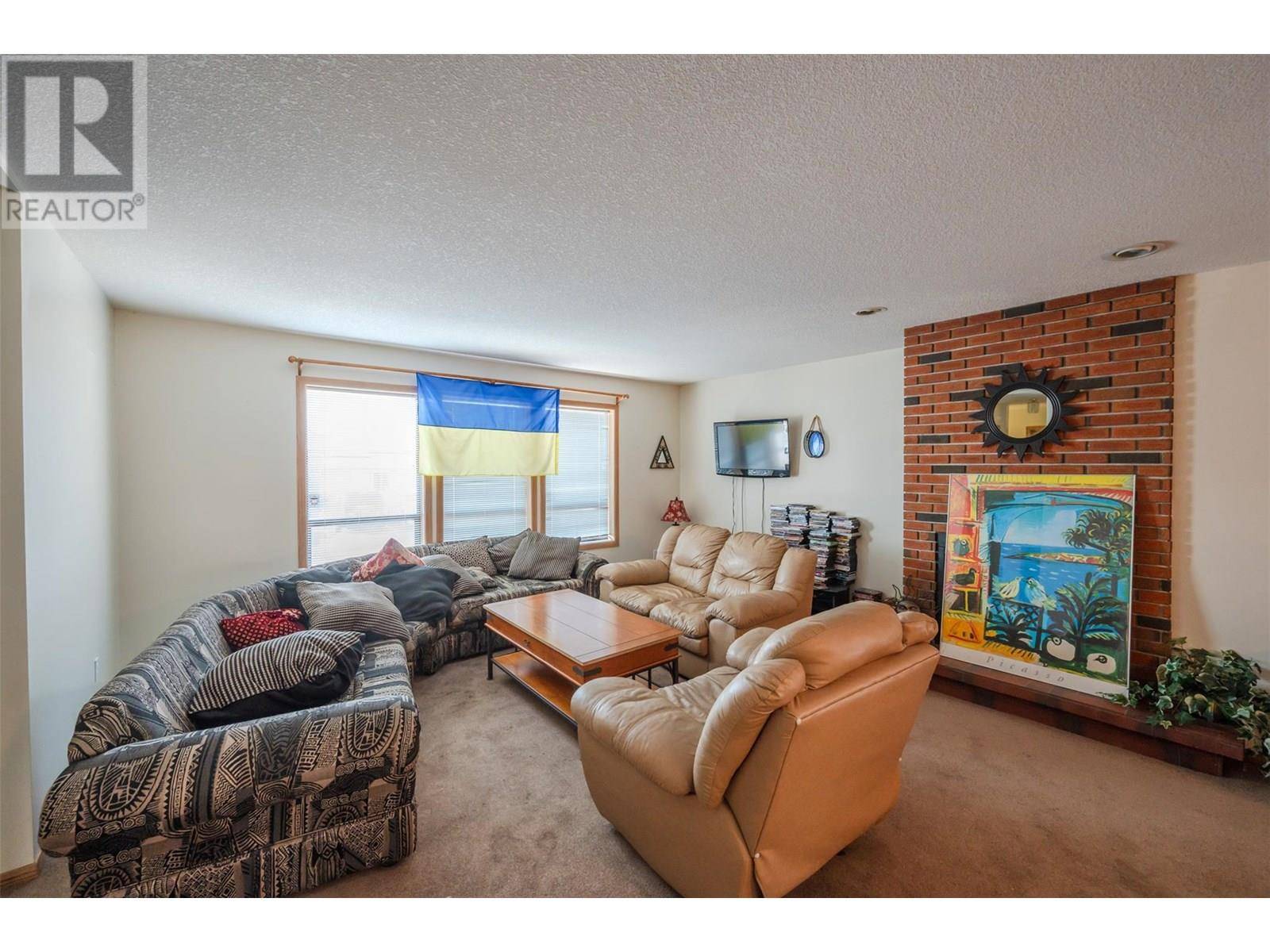 Osoyoos, BC V0H1V3,6006 Maple Drive