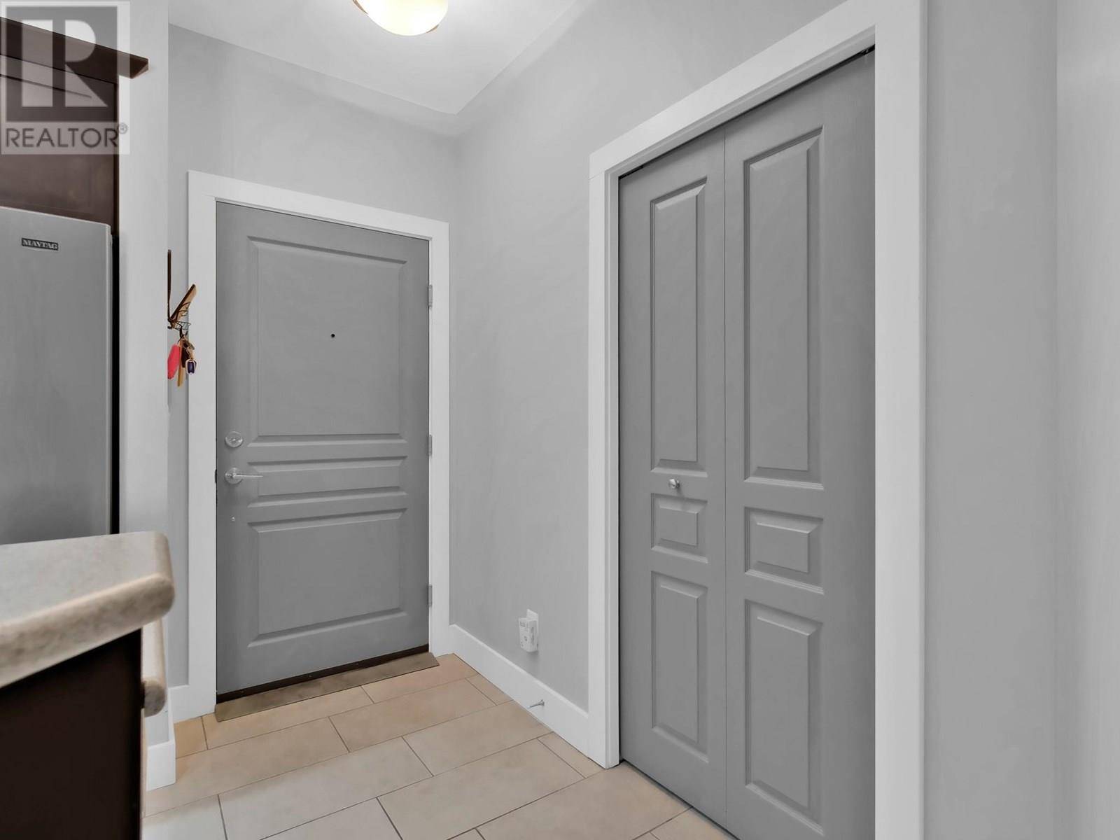 Penticton, BC V2A3T8,250 WATERFORD AVE #311