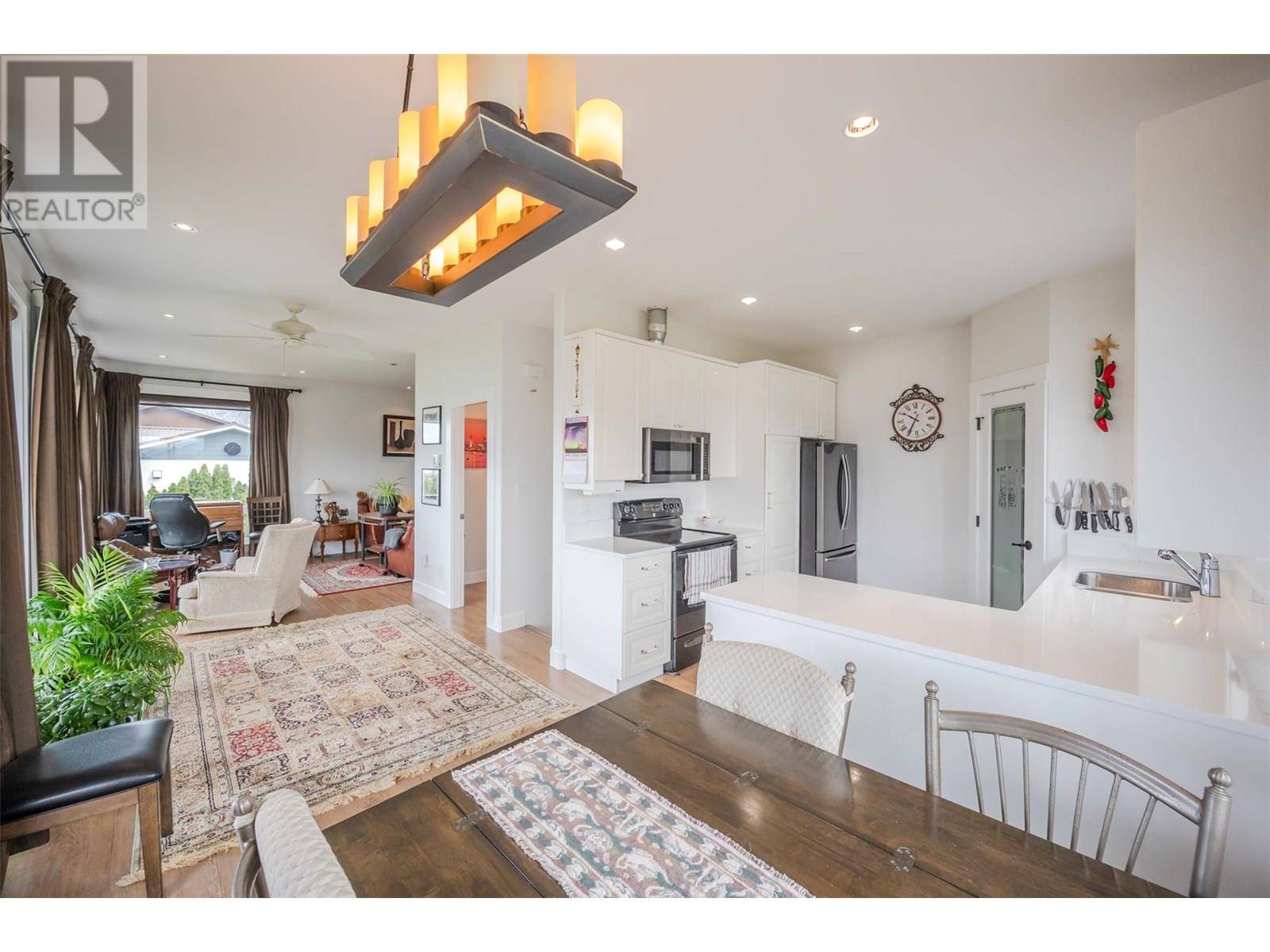 Osoyoos, BC V0H1V6,4004 39th Street