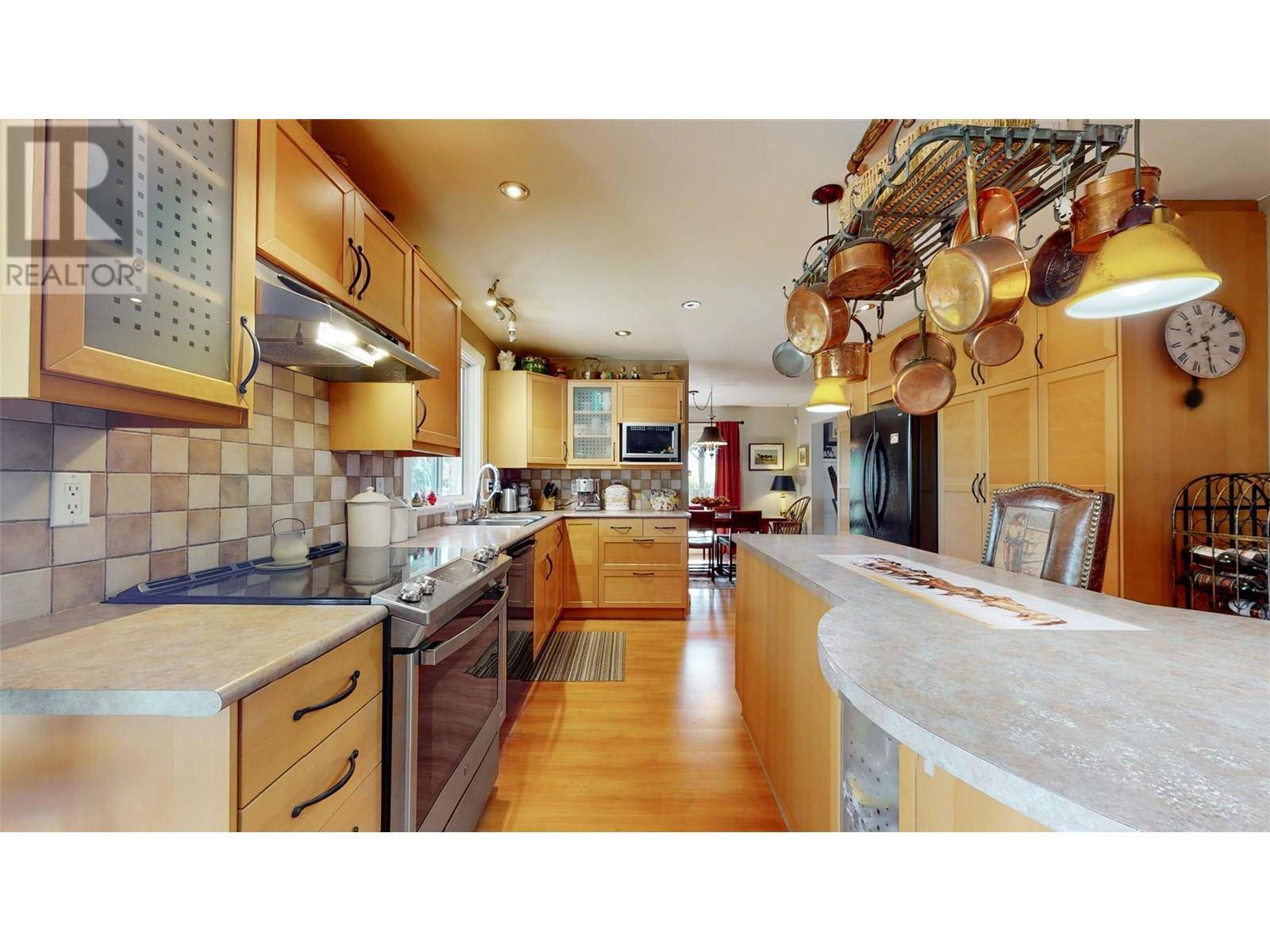 Oliver, BC V0H1T1,205 GREASEWOOD Avenue