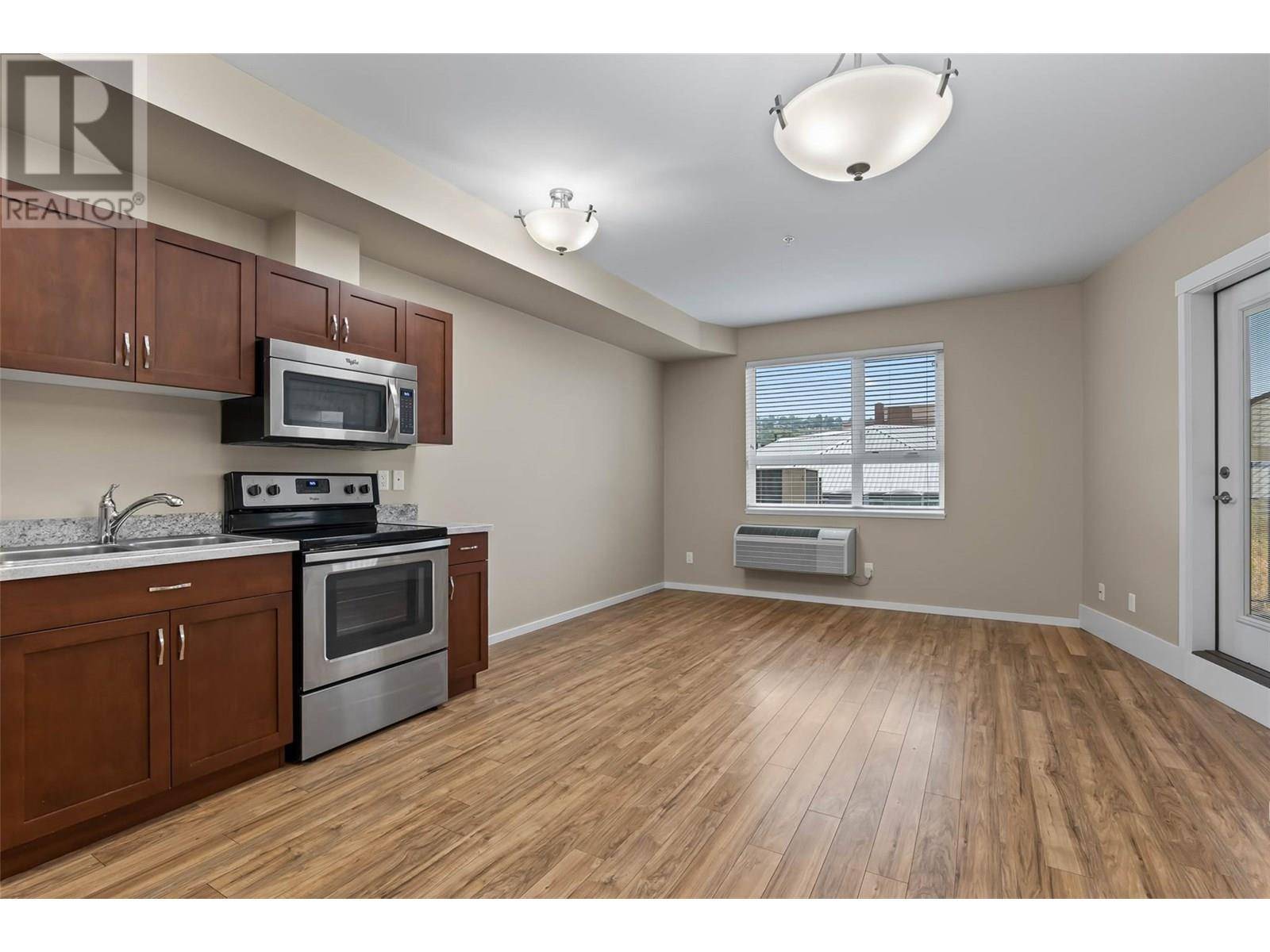 Kamloops, BC V2C2J7,429 ST PAUL ST #206
