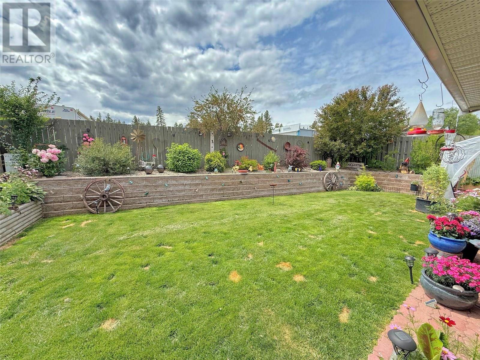 Princeton, BC V0X1W0,8 EAGLE Crescent