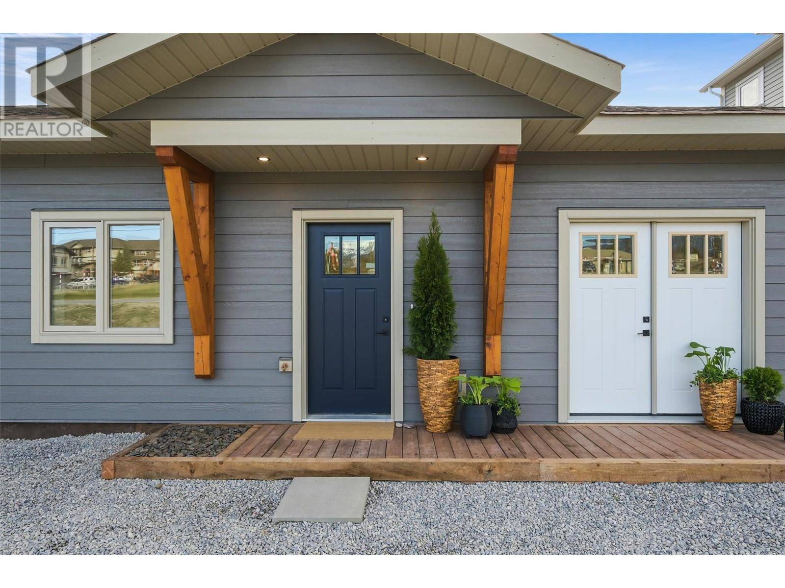 Invermere, BC V0A1K0,735 10 Avenue