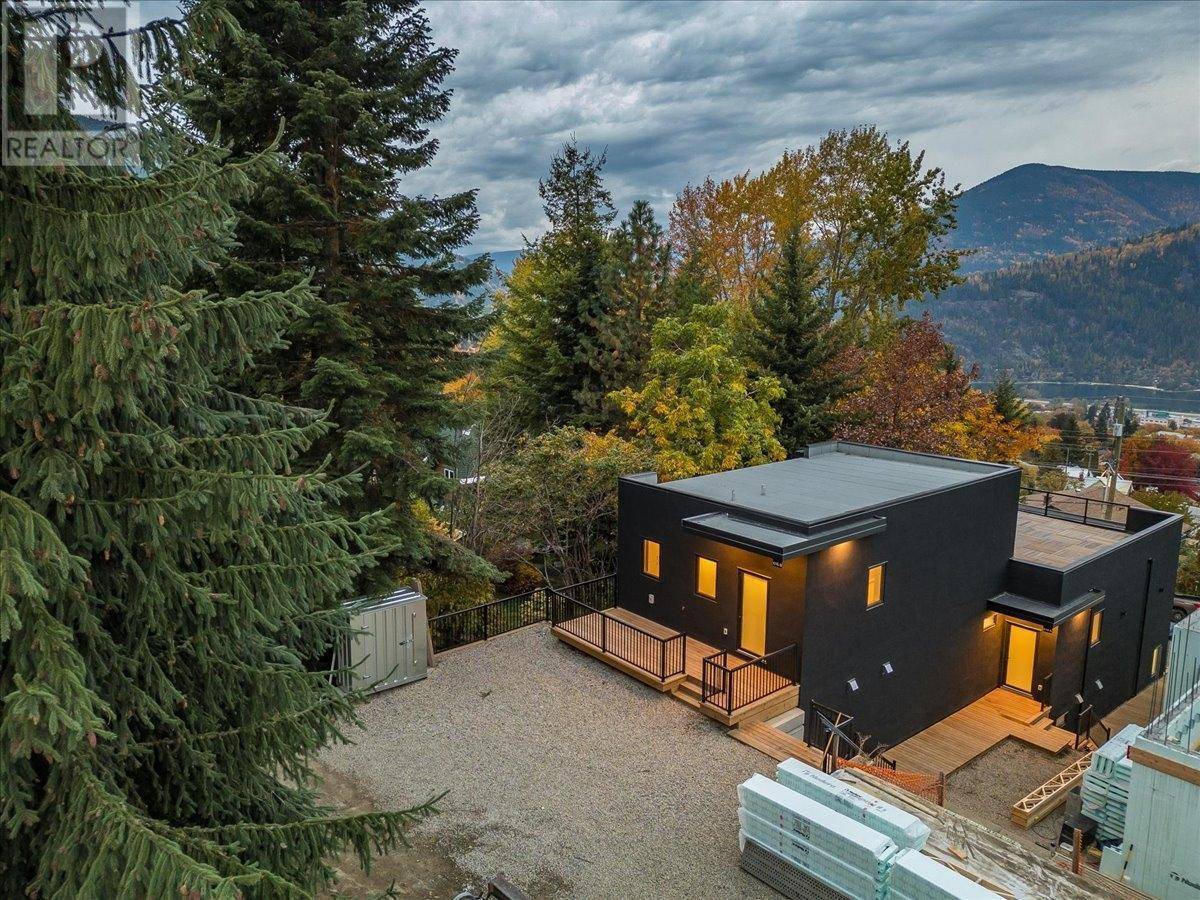 Nelson, BC V1L5K5,616 RICHARDS ST #A