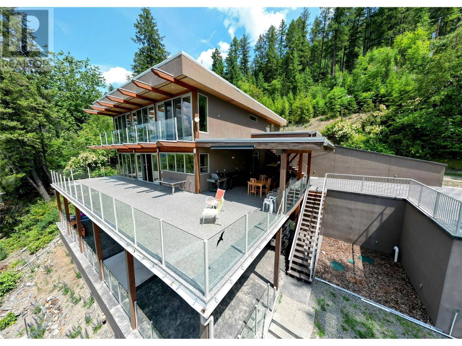 Christina Lake, BC V0H1E2,2411 Sunset Drive