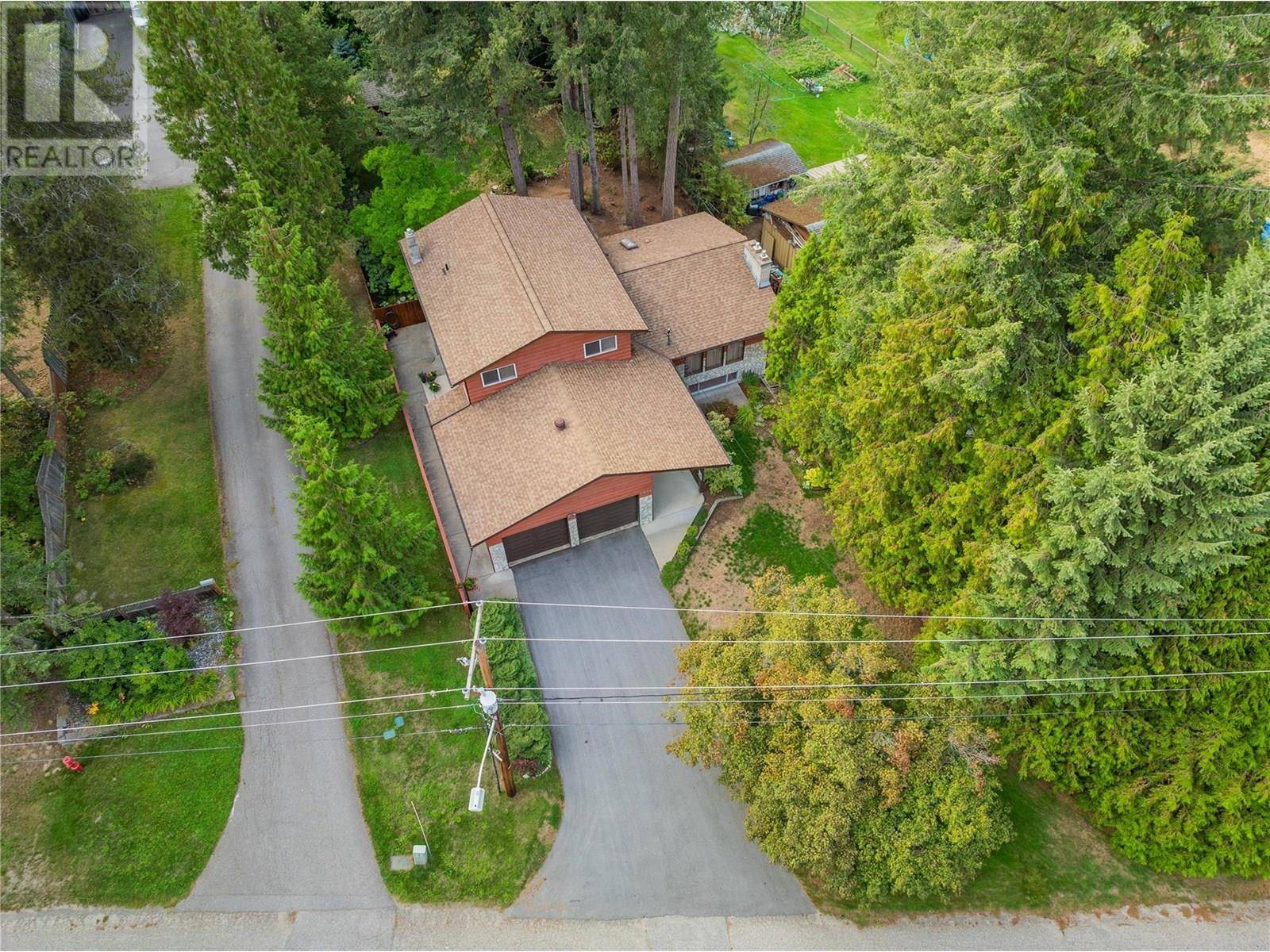 Castlegar, BC V1N3P1,2504 14TH Avenue