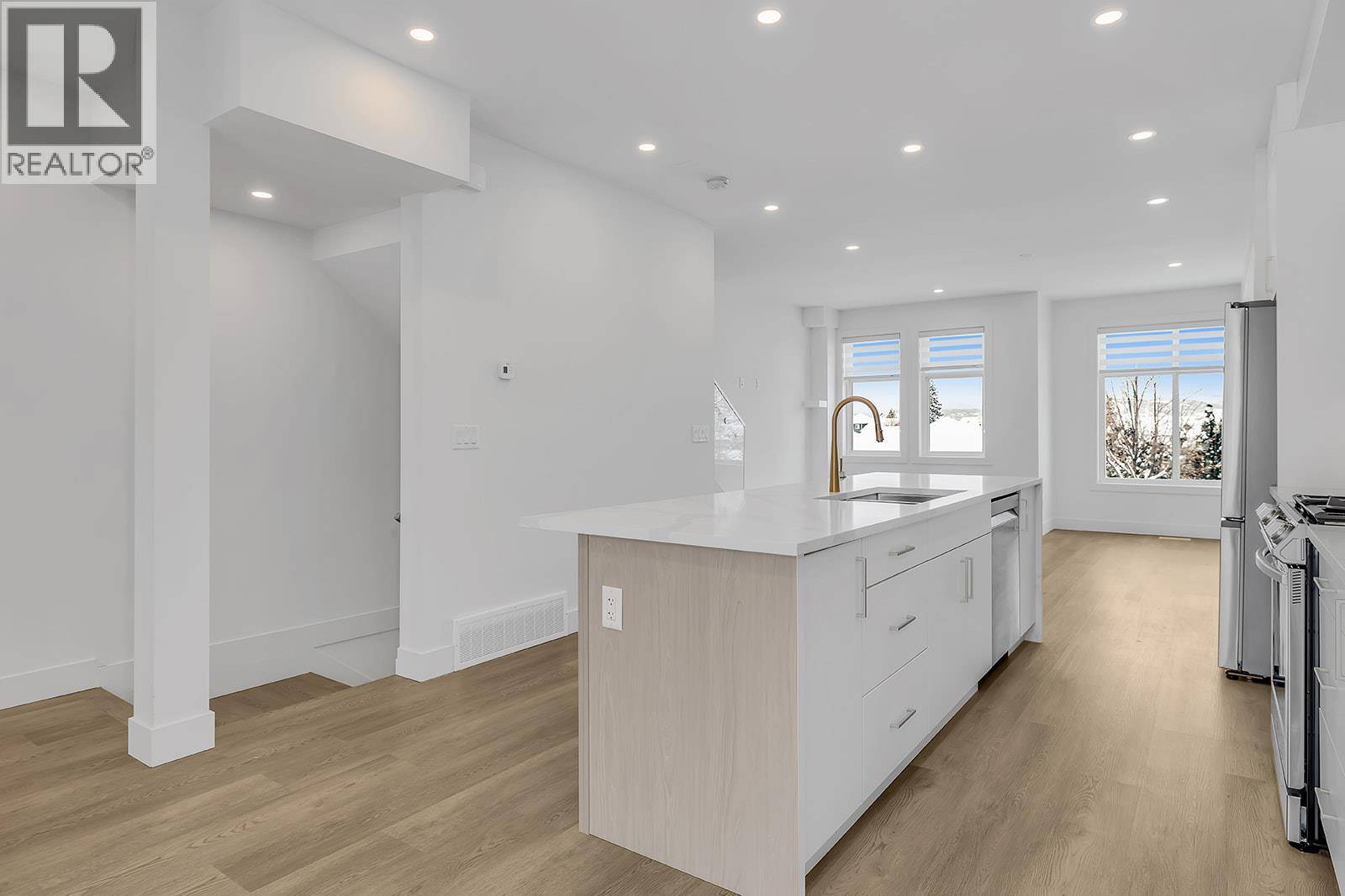 Kelowna, BC V1W0C1,5300 Main ST #103