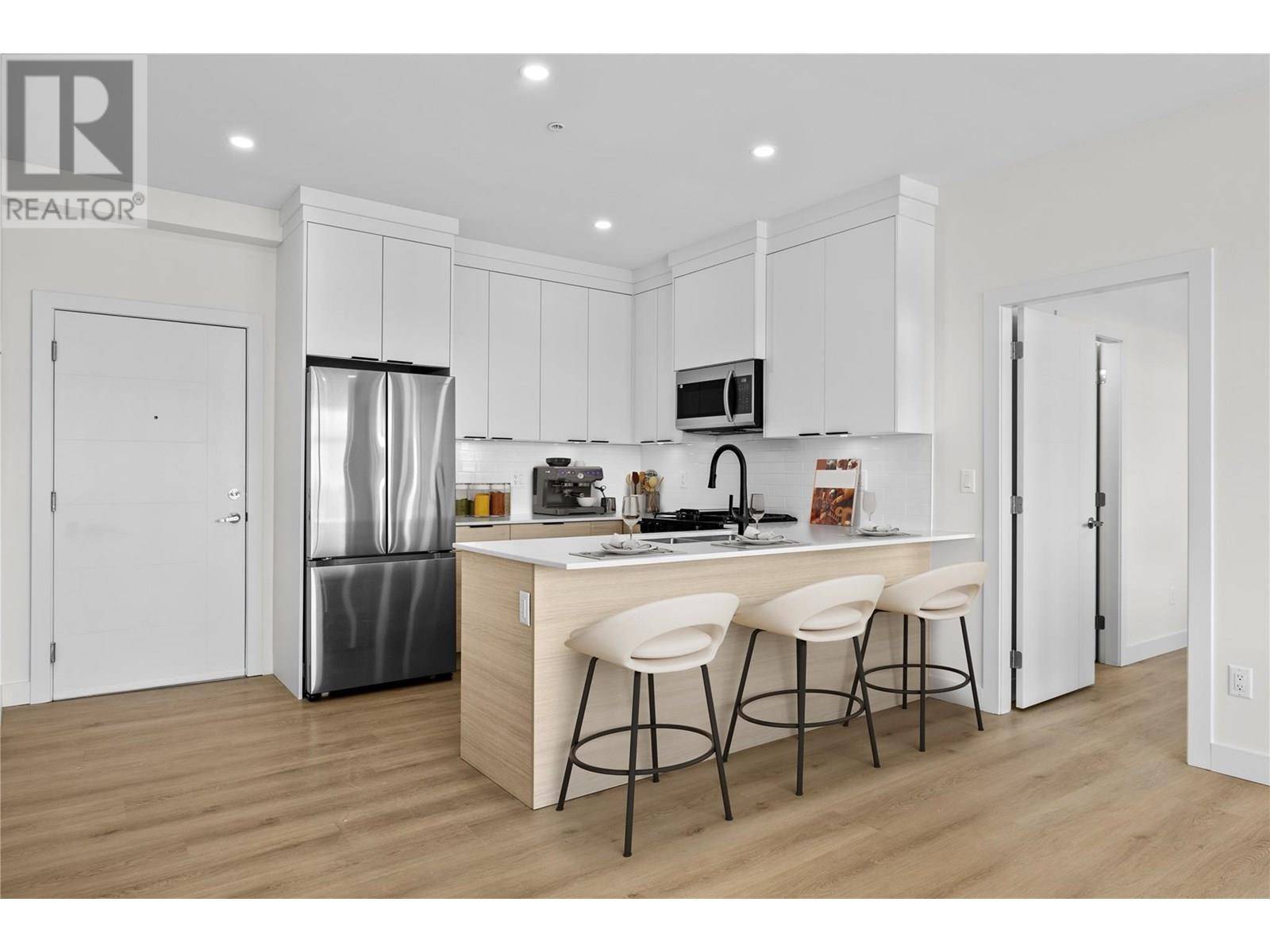 Kelowna, BC V1W0C1,5300 Main ST #203