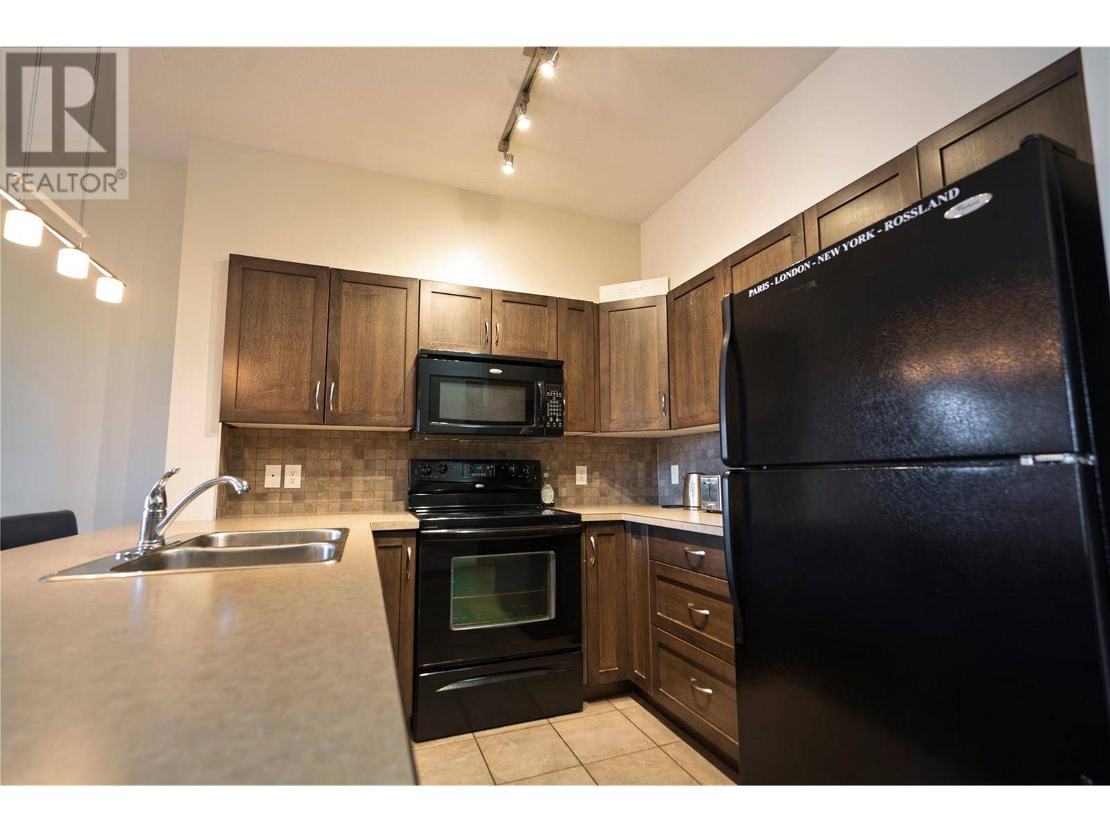 Kelowna, BC V1W3G7,654 COOK RD #427