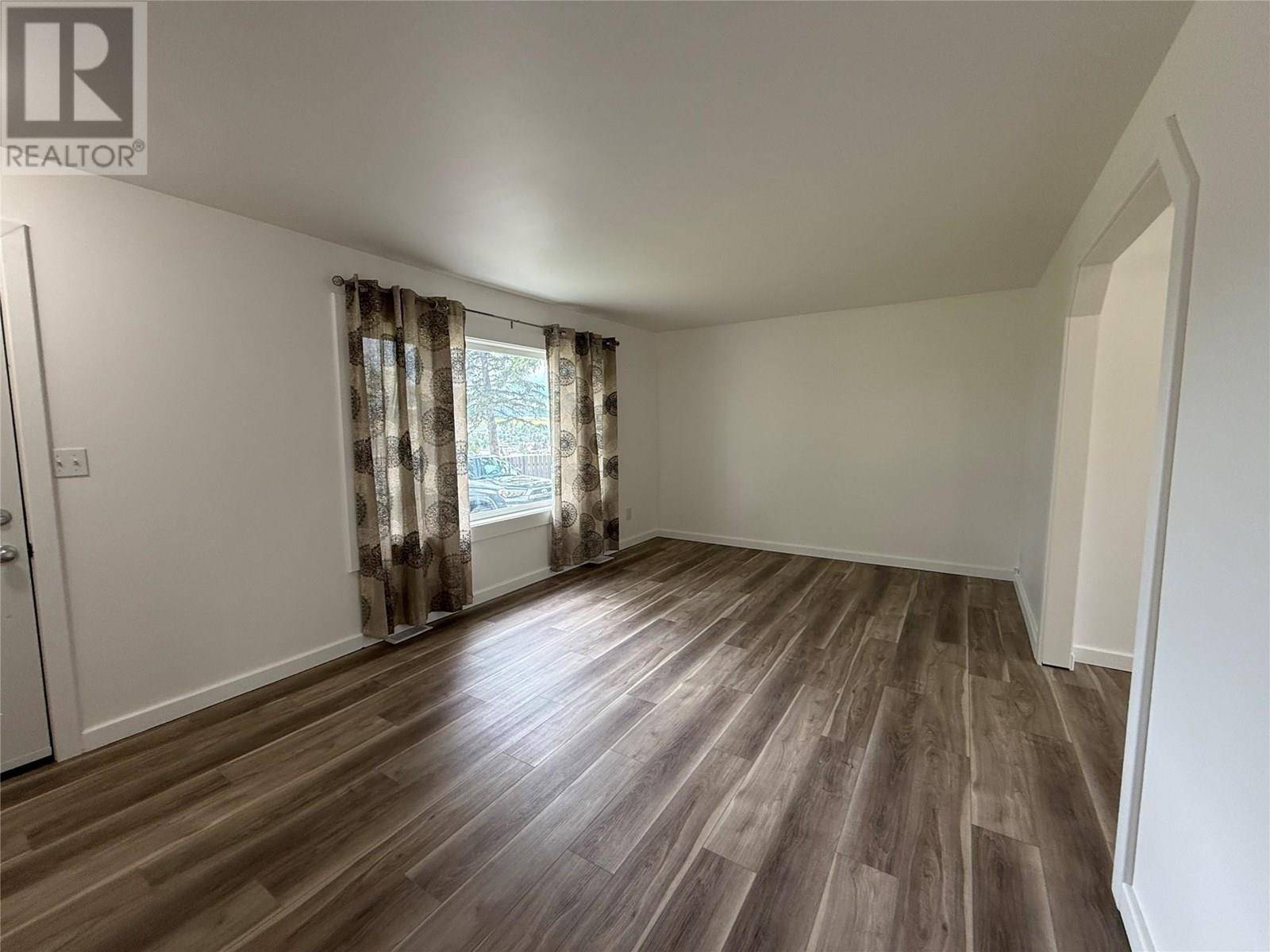 Dawson Creek, BC V1G1Y1,304 100B Avenue