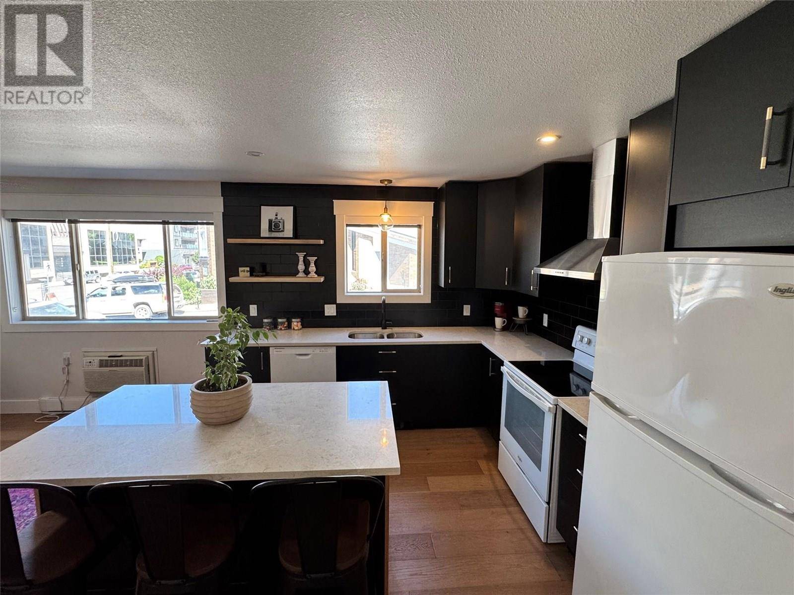Kamloops, BC V2C3P3,430 4TH AVE #5