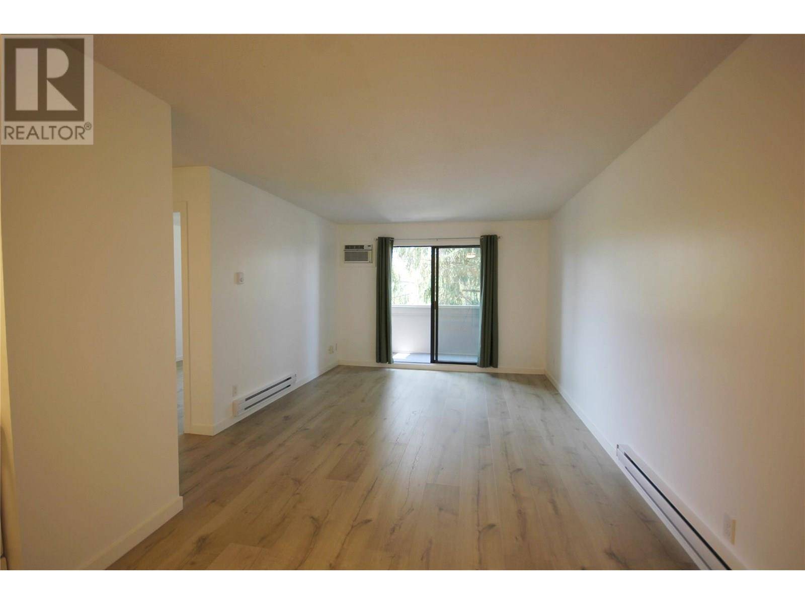 Penticton, BC V2A7K1,150 Skaha PL #402