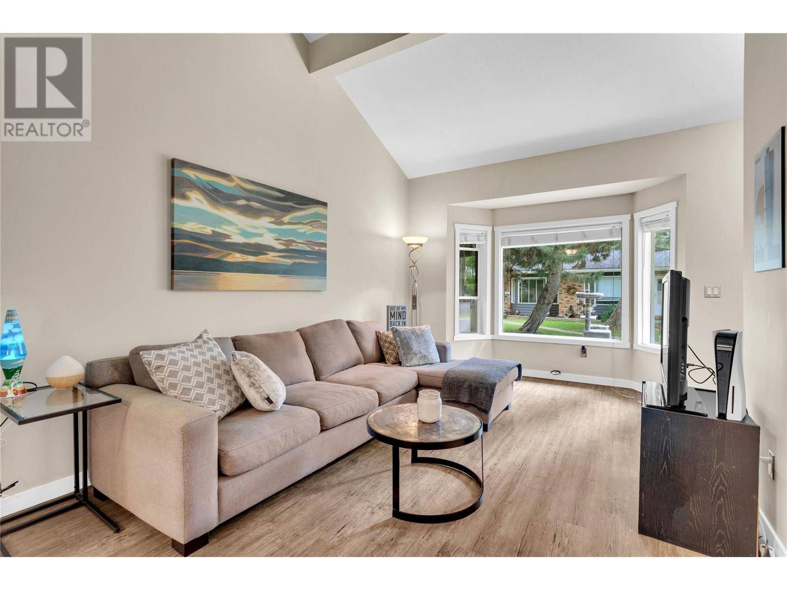Kelowna, BC V1W3N5,3155 Gordon DR #209