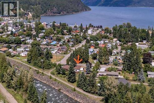 Kaslo, BC V0G1M0,243 E Avenue