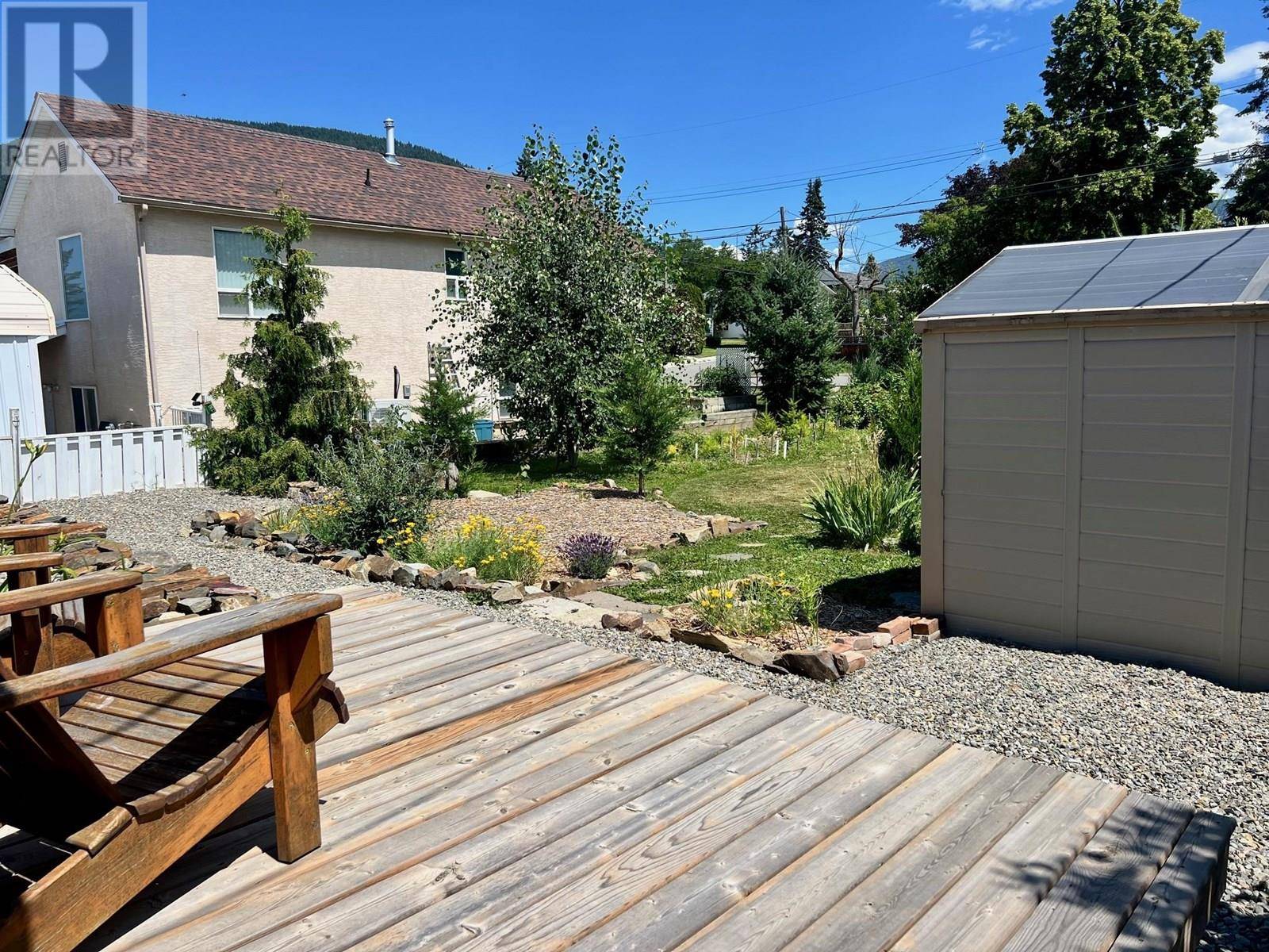 Creston, BC V0B1G3,427 11th Avenue S