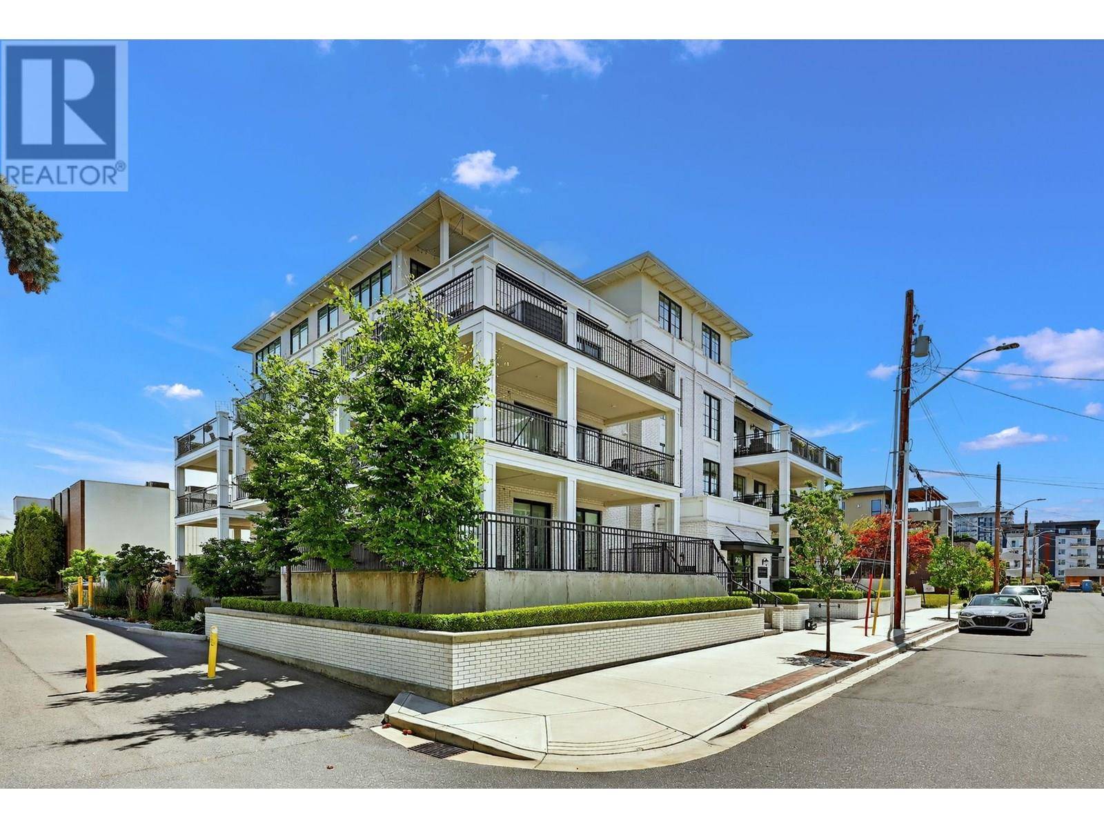 Kelowna, BC V1W1M6,2627 Gore ST #303