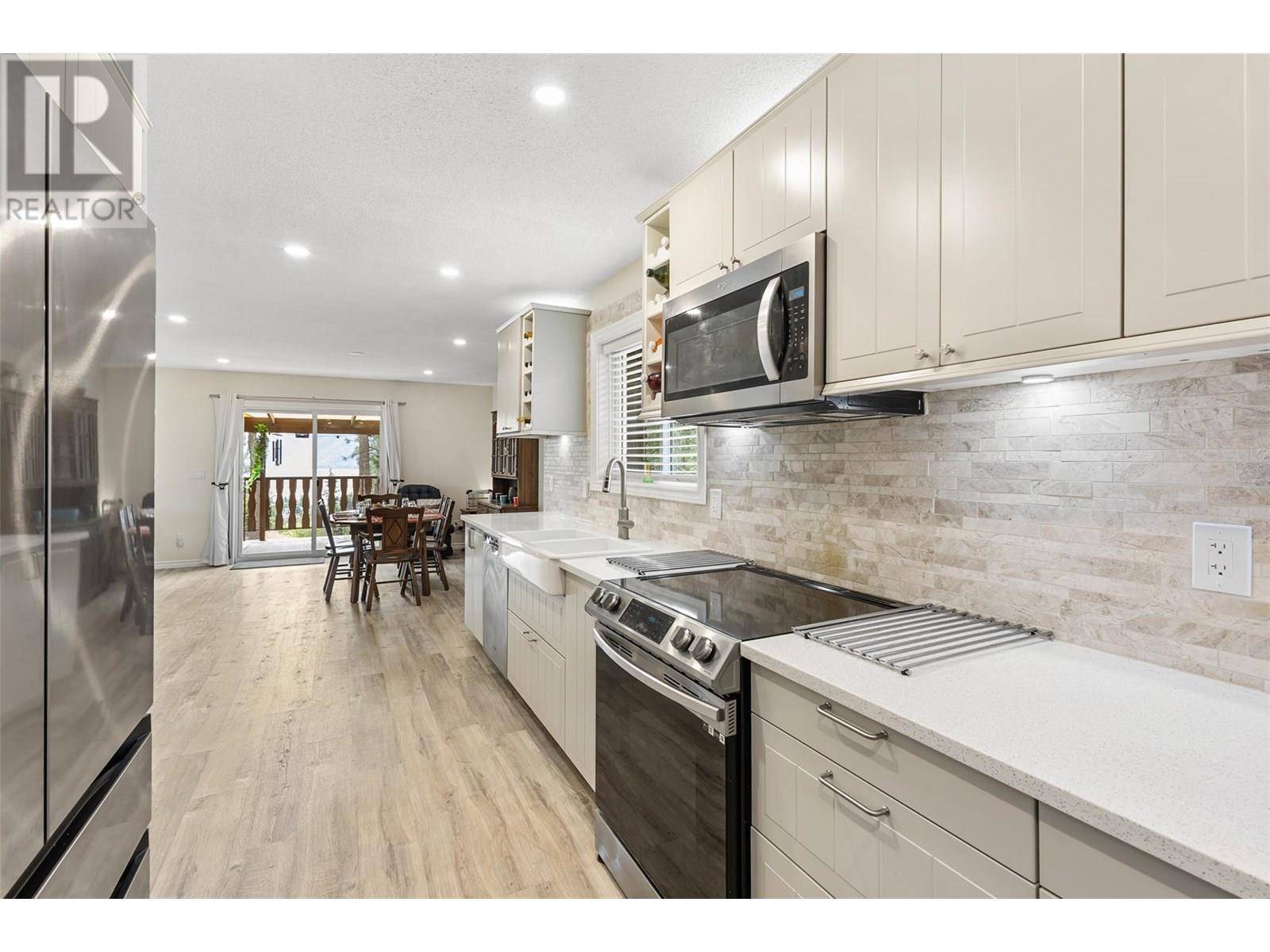 Peachland, BC V0H1X2,3947 Trepanier Heights Place