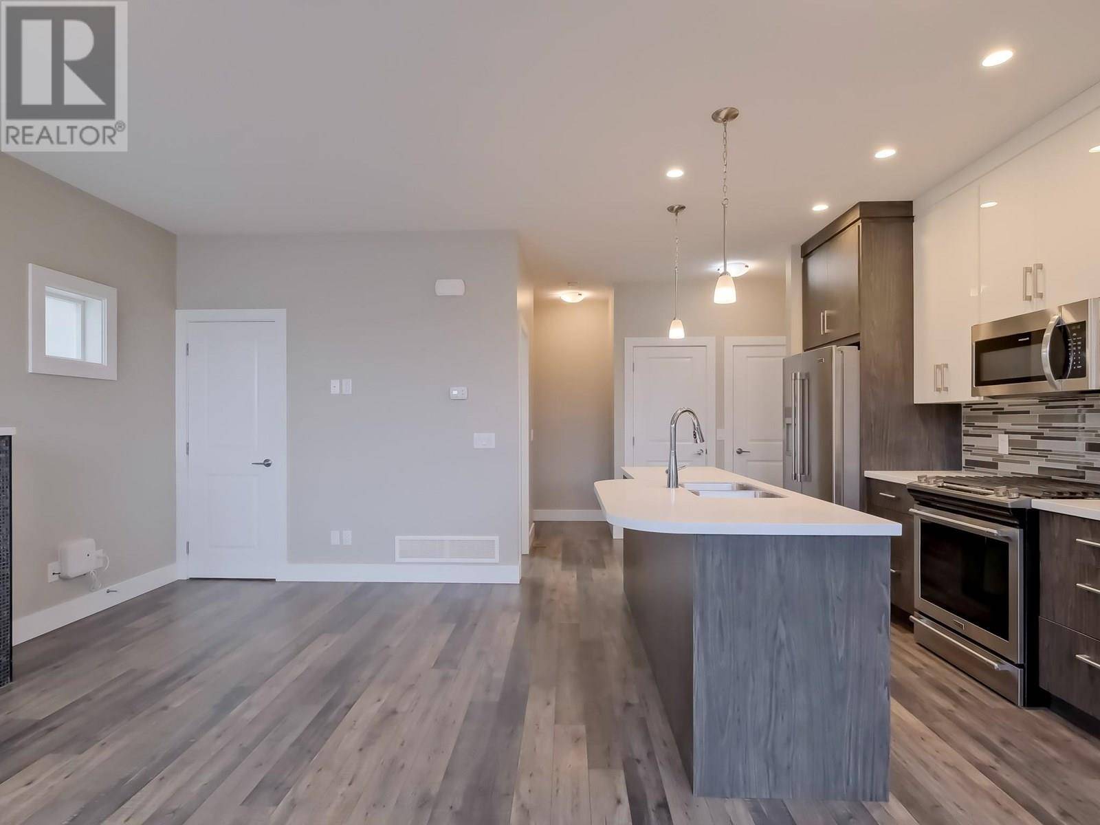 Penticton, BC V2A2J2,704 REVELSTOKE AVE #102