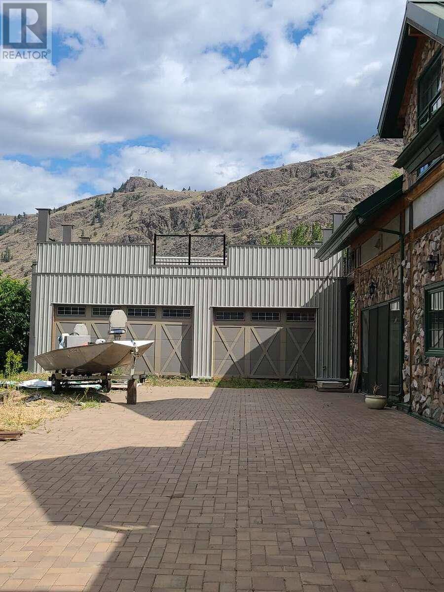 Keremeos, BC V0X1N2,2626 MIDDLE BENCH Road