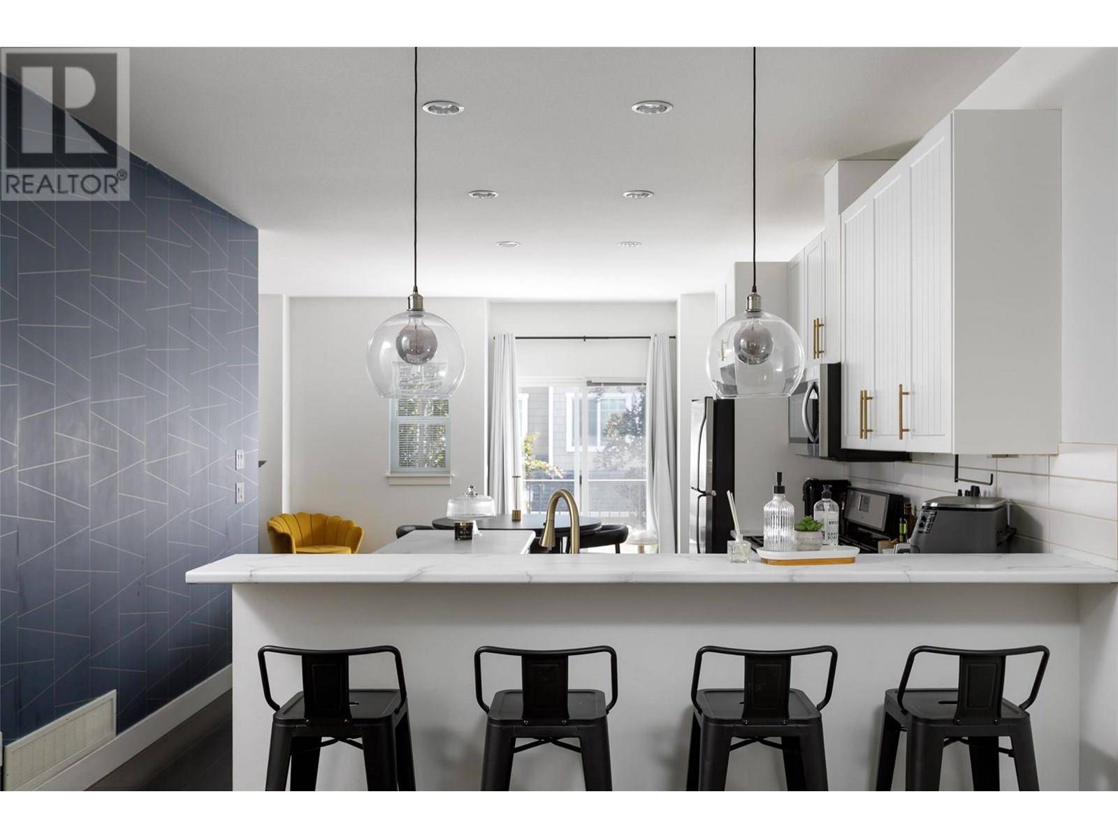Kelowna, BC V1W1W7,600 SHERWOOD RD #21