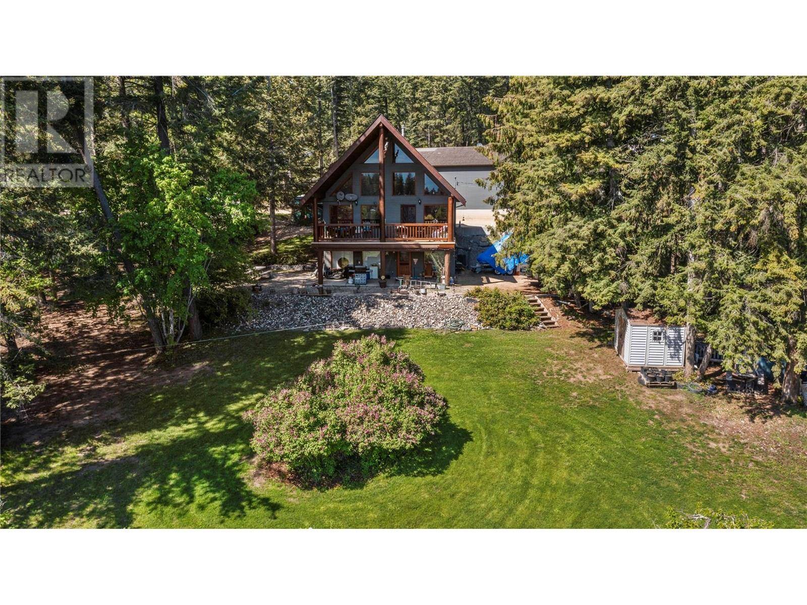 Tappen, BC V0E2X1,645 Badger Road