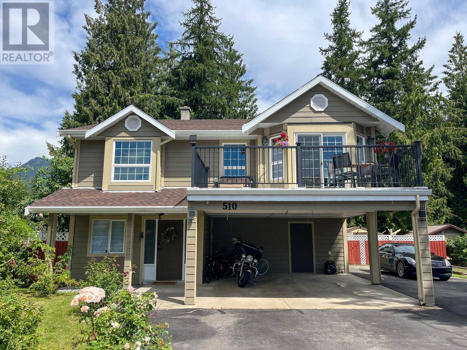 Sicamous, BC V0E2V0,510 Cedar Street